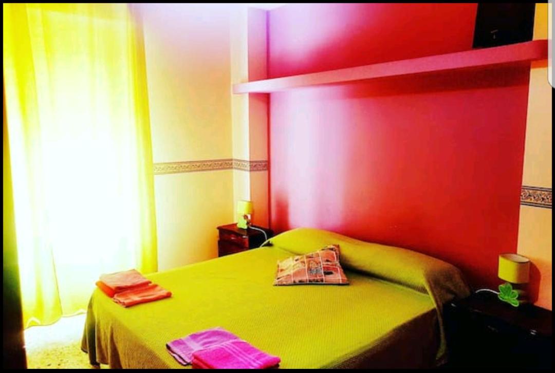 King Room with Balcony - Photo 8