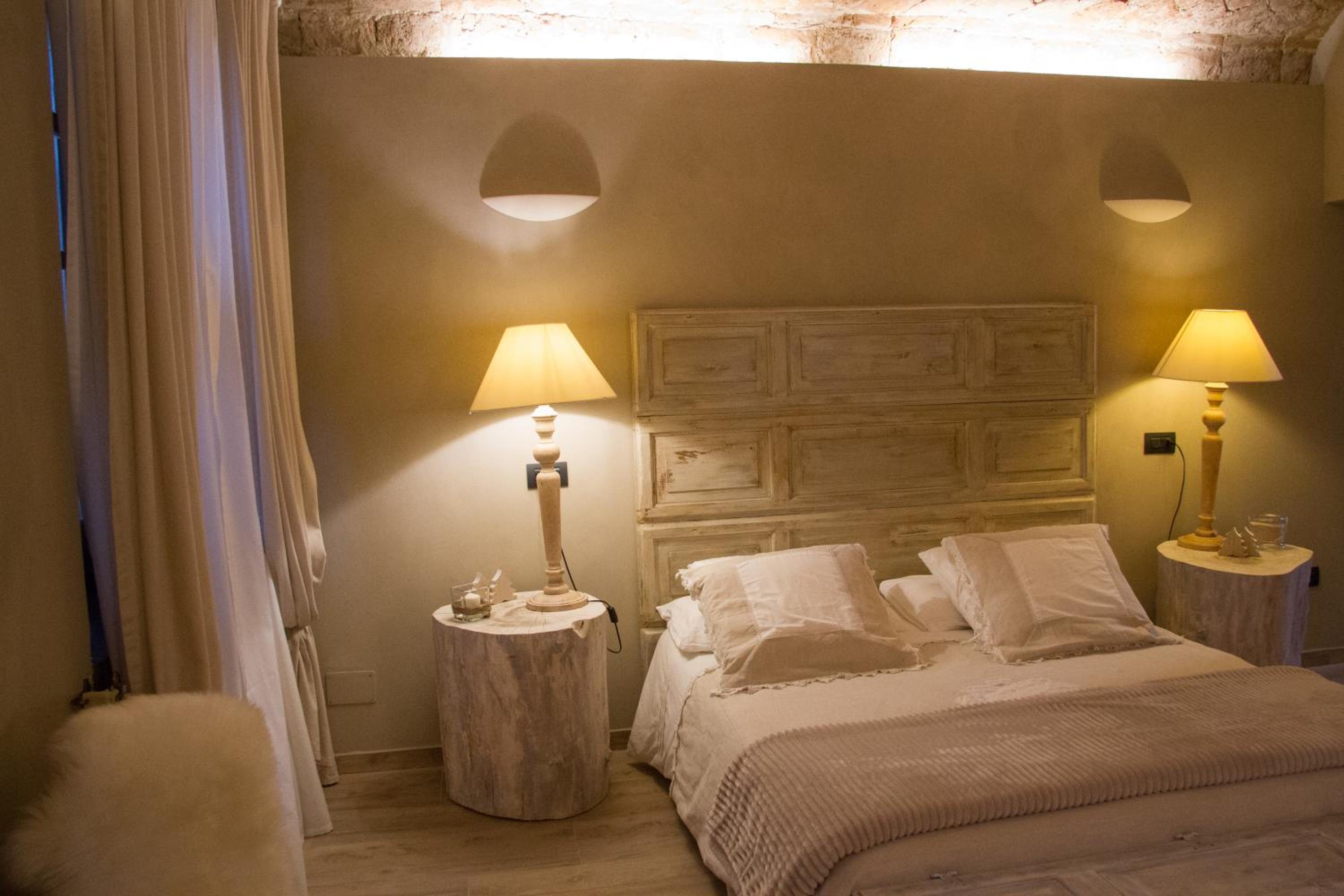 Deluxe Double Room - Photo 1