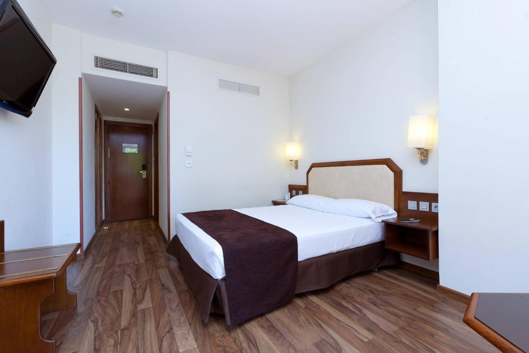 Double Room - Photo 3