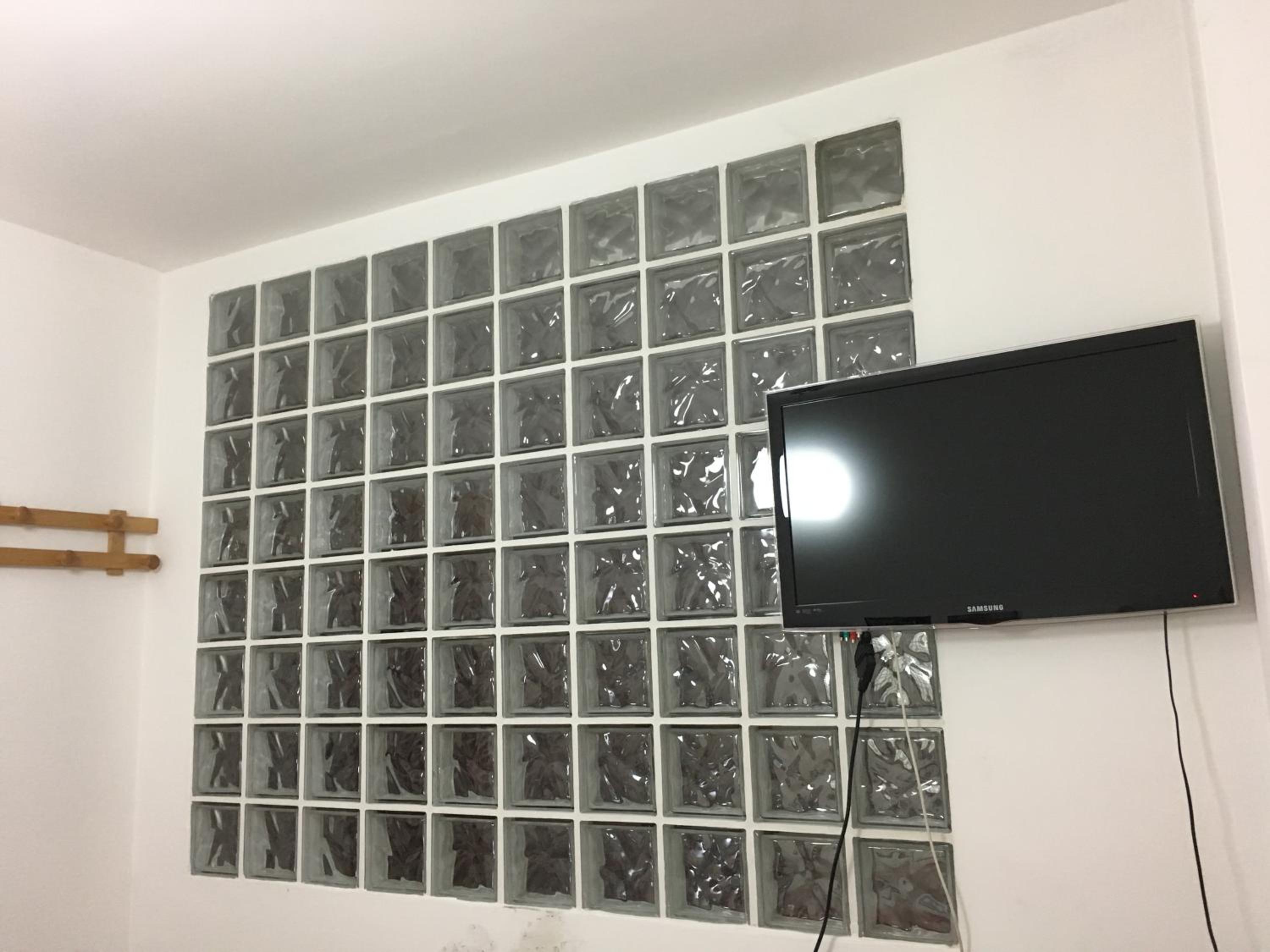 Apartment with Balcony - Photo 10