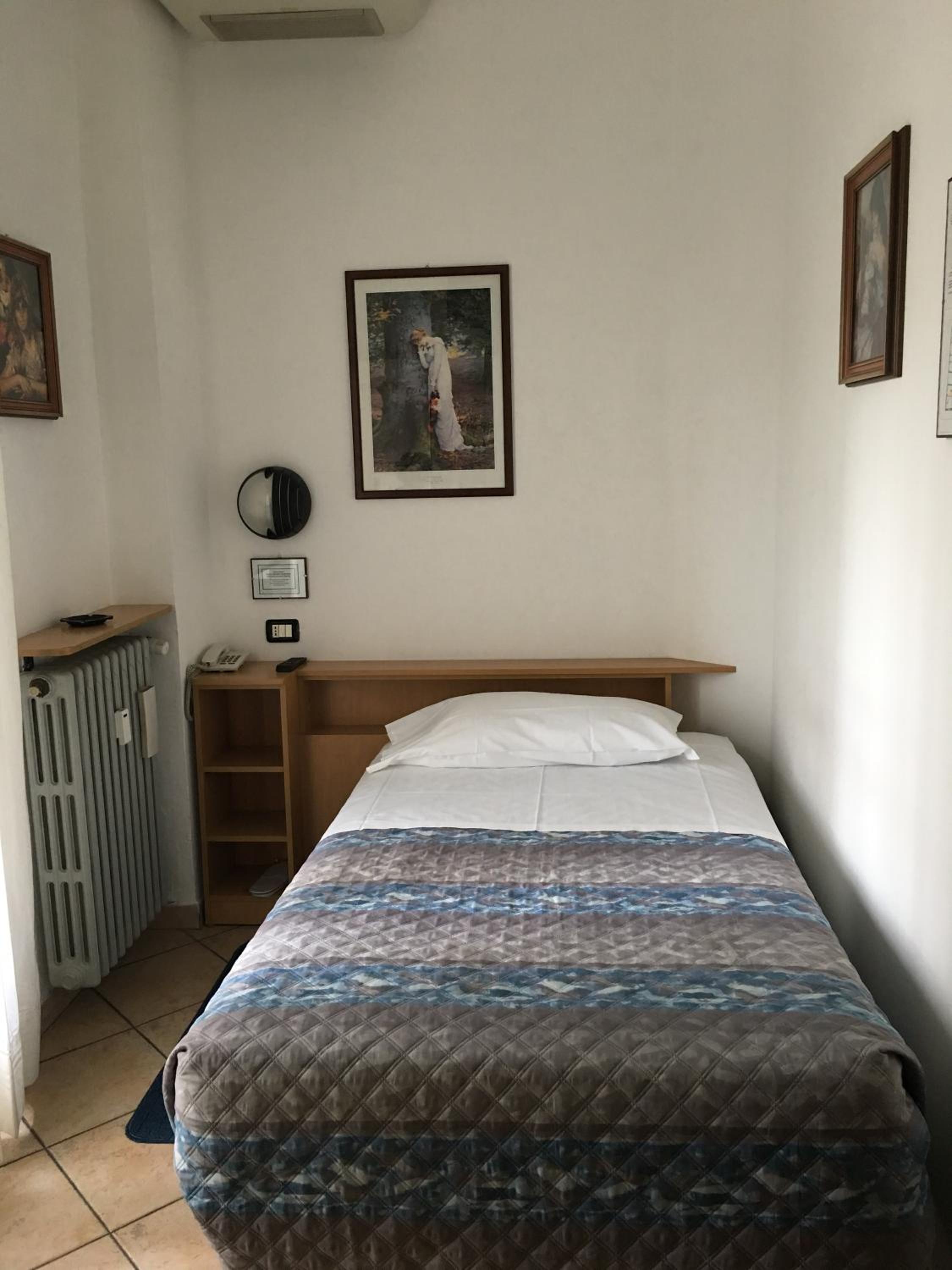 Single Room photo 1