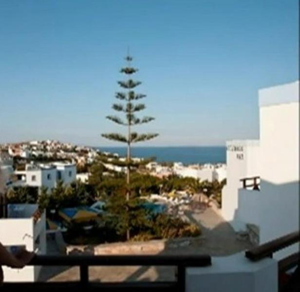 Studio with Sea View (2 Adults) - Photo 5