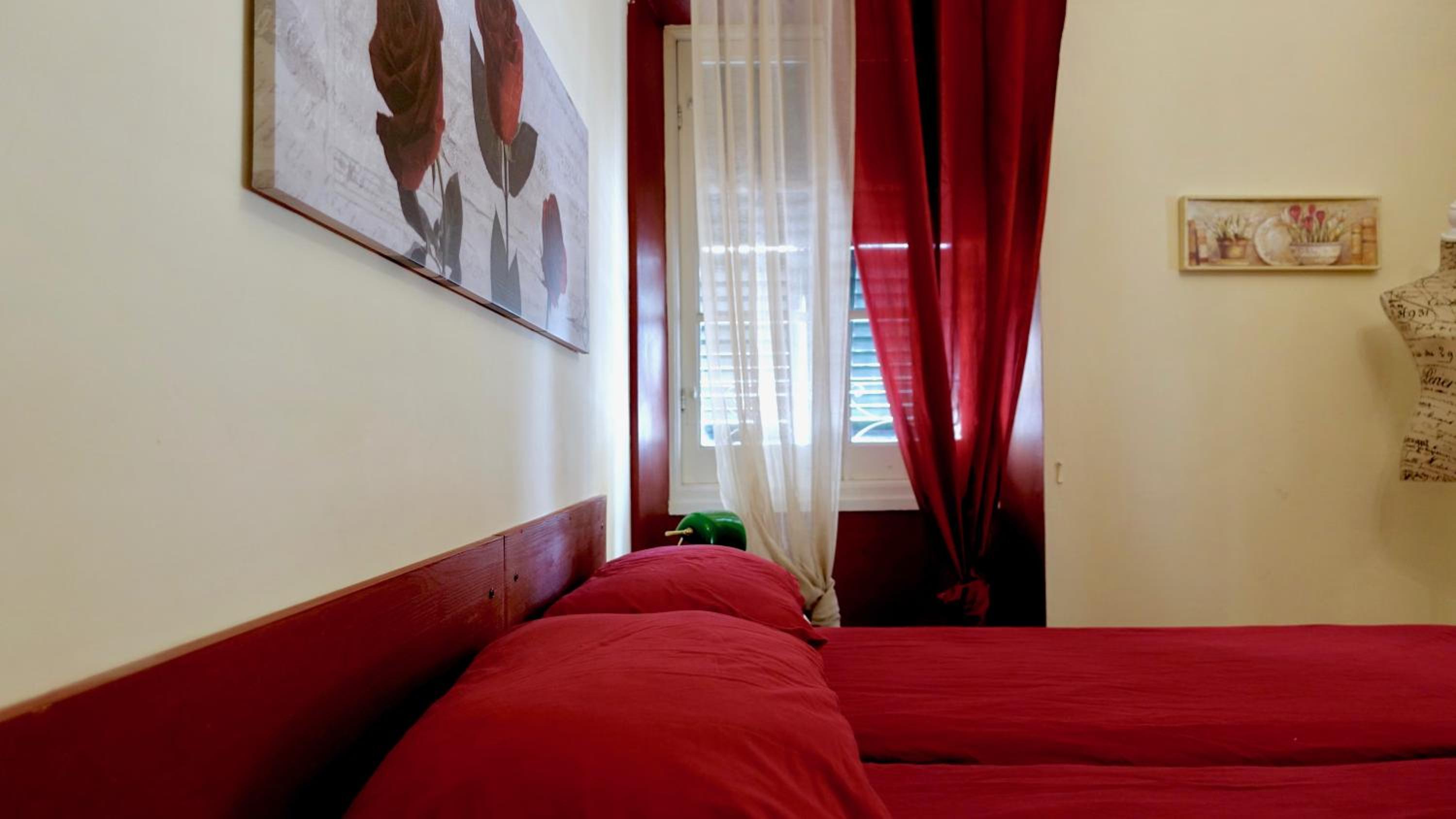 Deluxe Triple Room with Private Bathroom photo 2