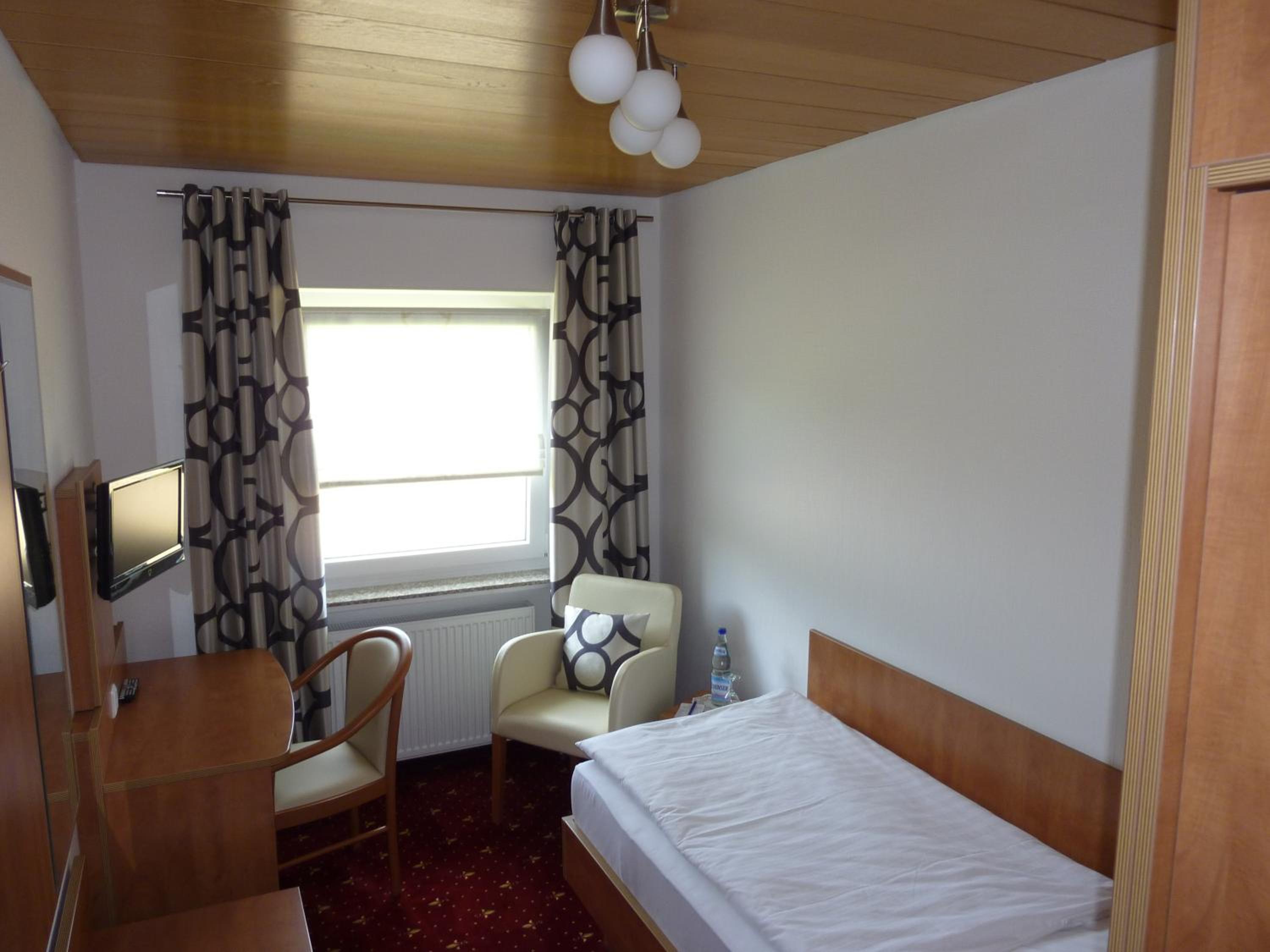 Single Room photo 2