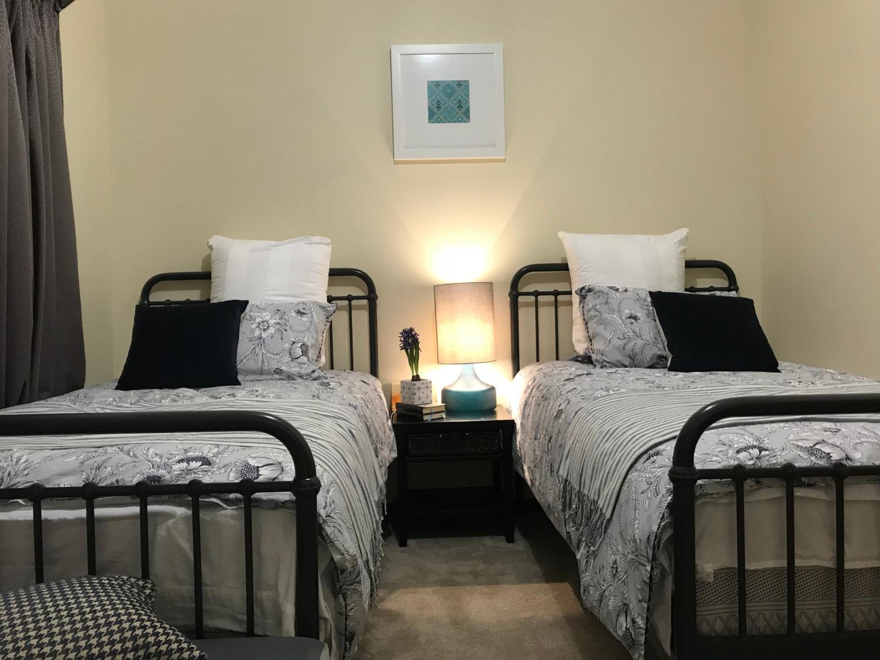 Standard Twin Room with Shared Bathroom