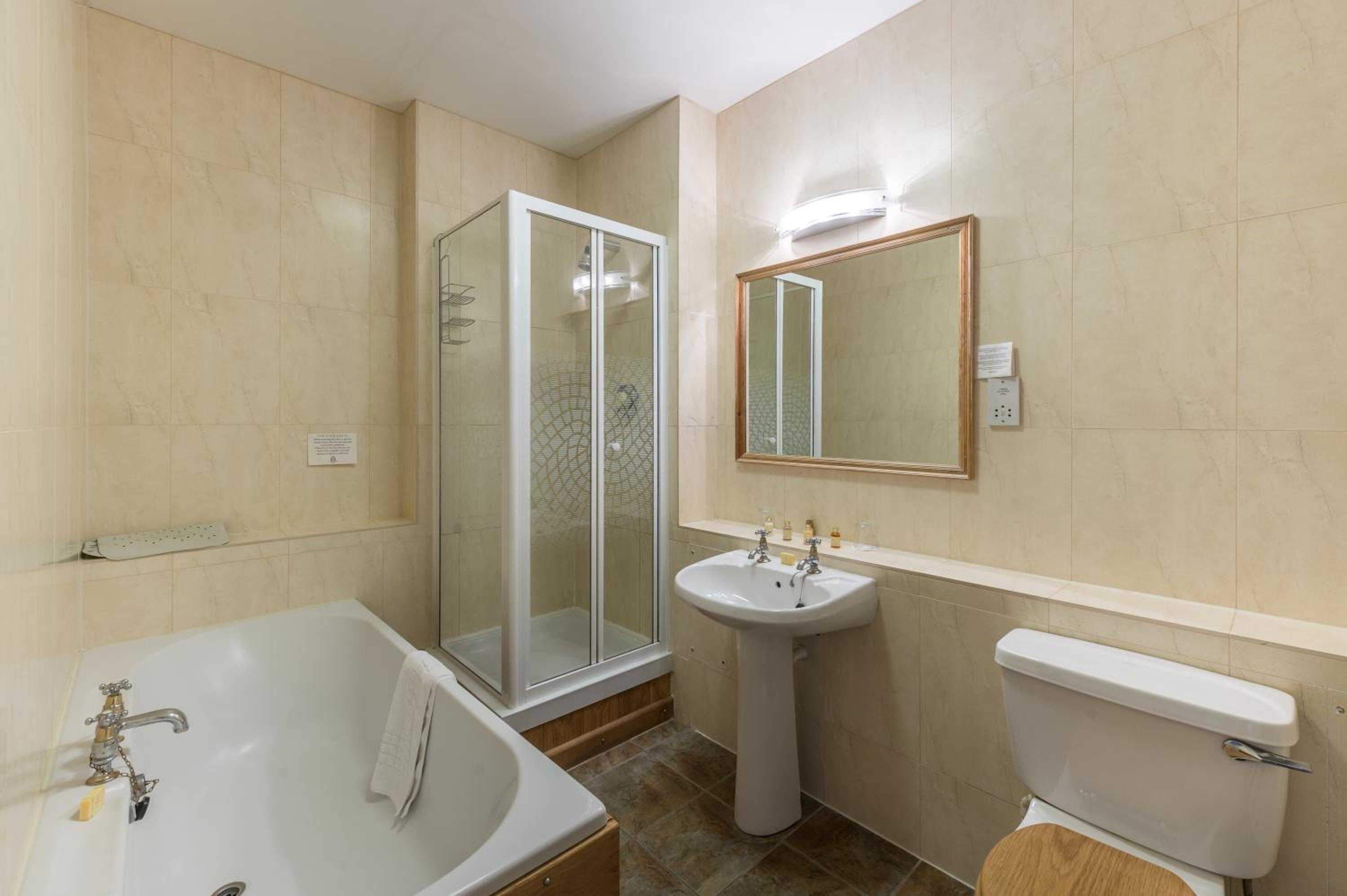 Standard Room with Country View - Photo 4