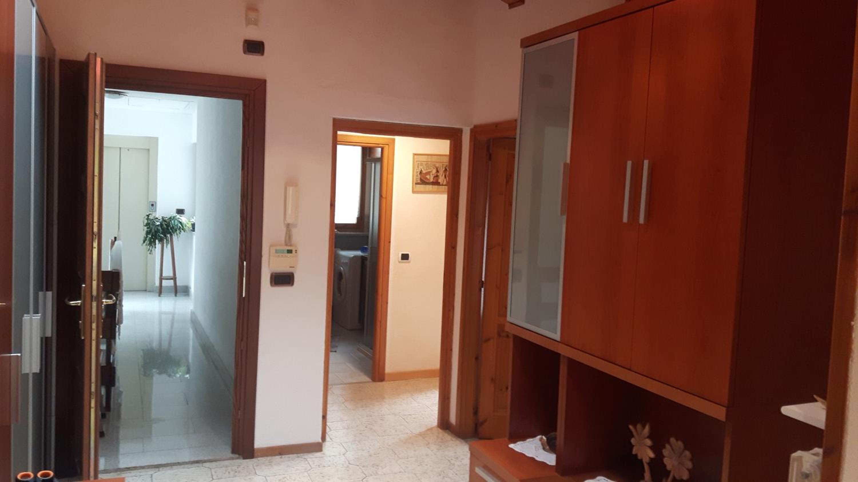 Apartment with Mountain View