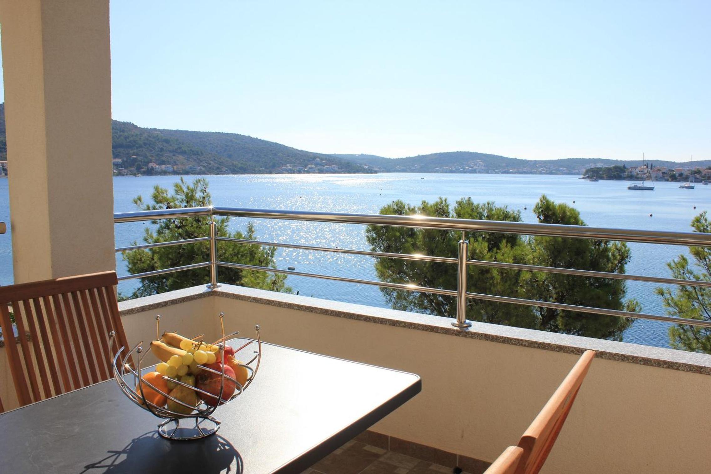 Apartment with Sea View photo 2