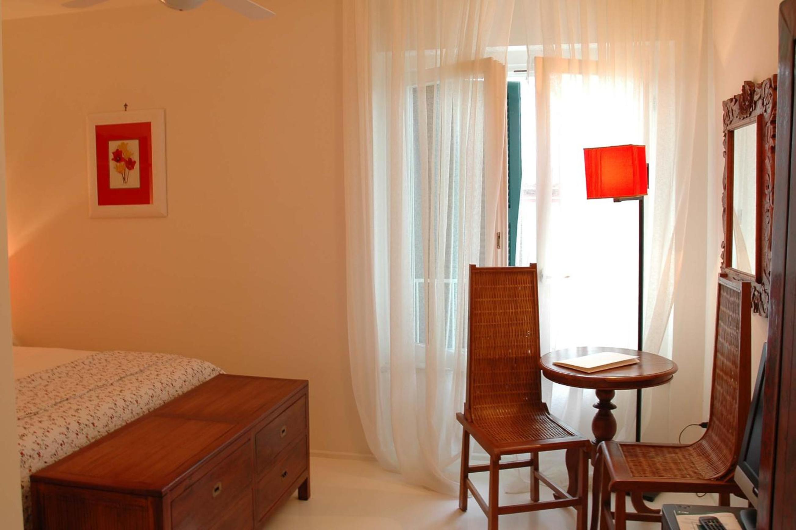 Double Room with Lake View - Photo 1