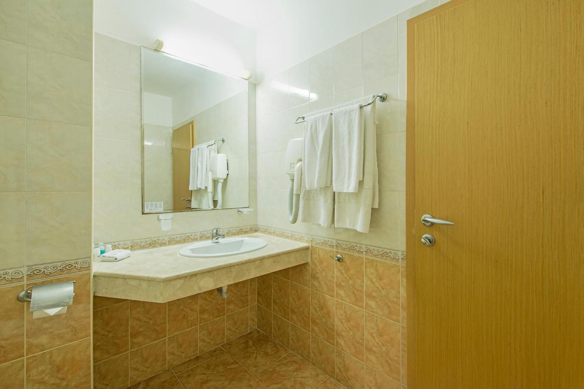 Quadruple Room with Free Aquapark photo 2
