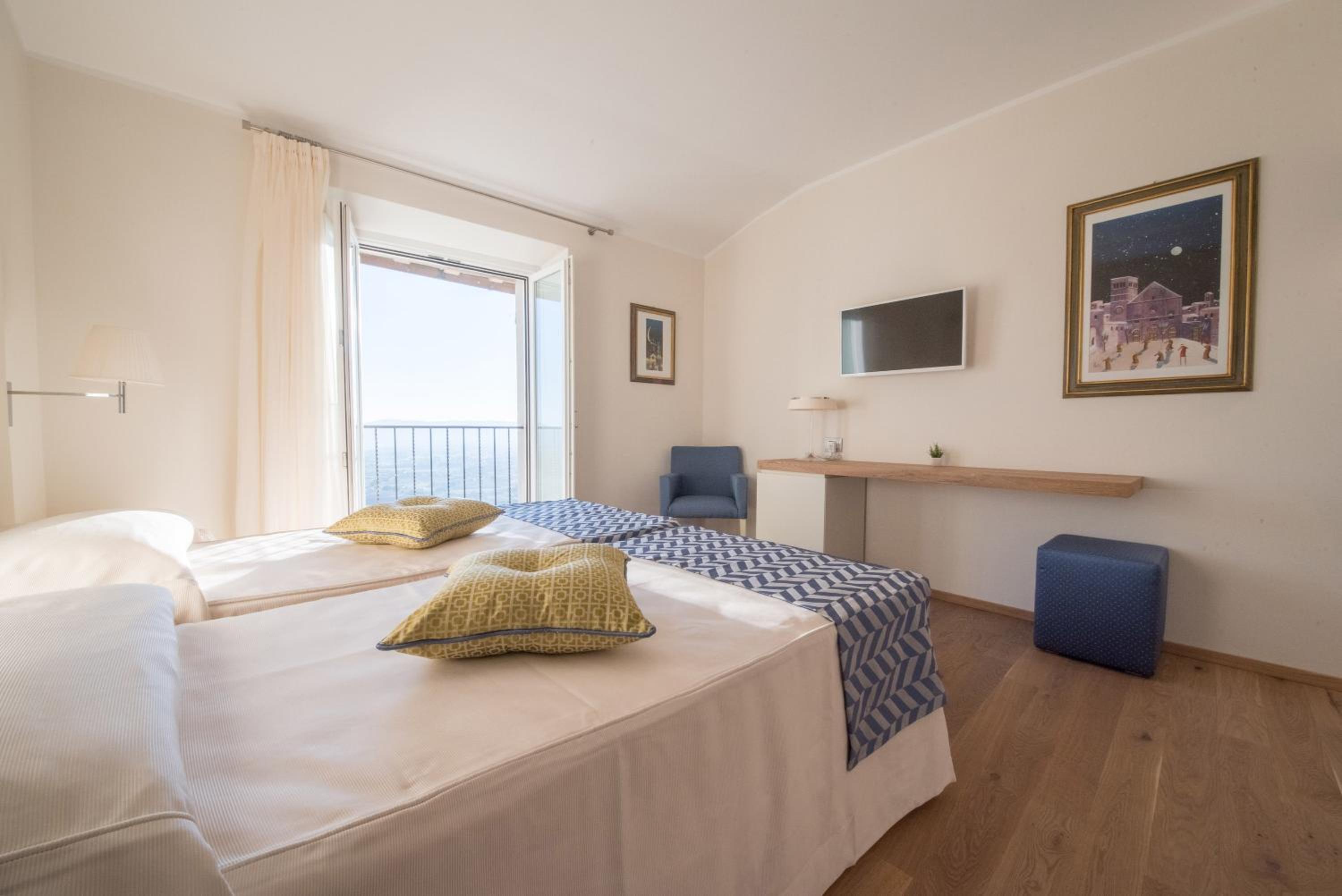 Superior Double or Twin Room photo 2