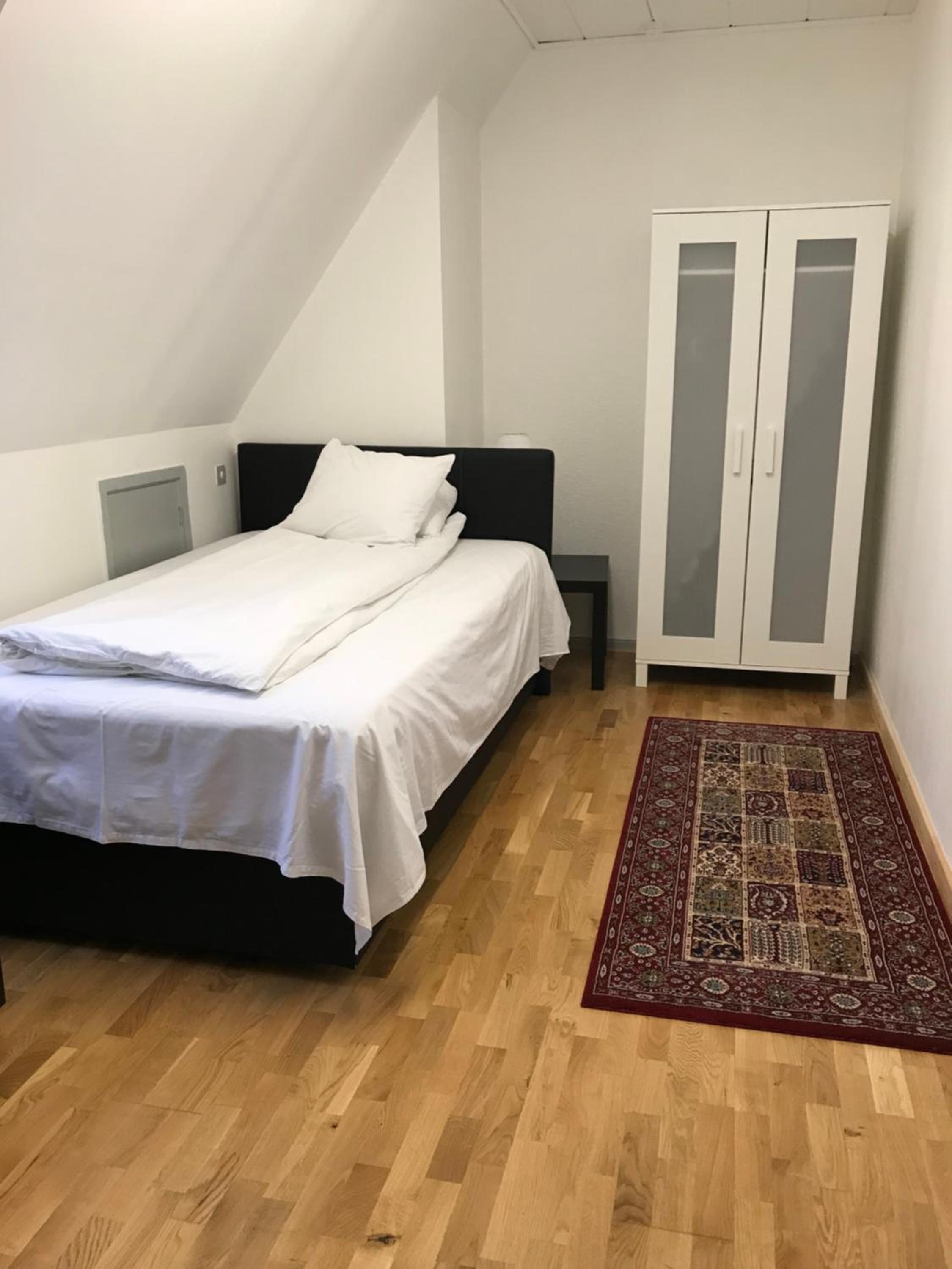 Two-Bedroom Apartment - Photo 2
