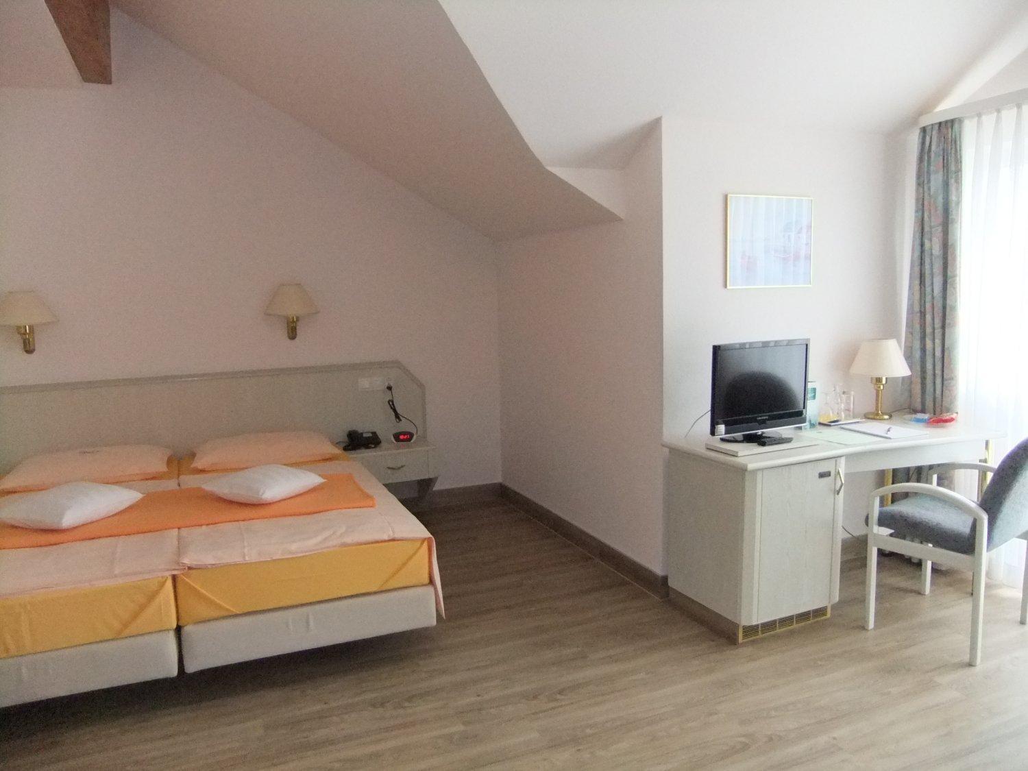 Family Studio (2 Adults + 2 Children) - Photo 2