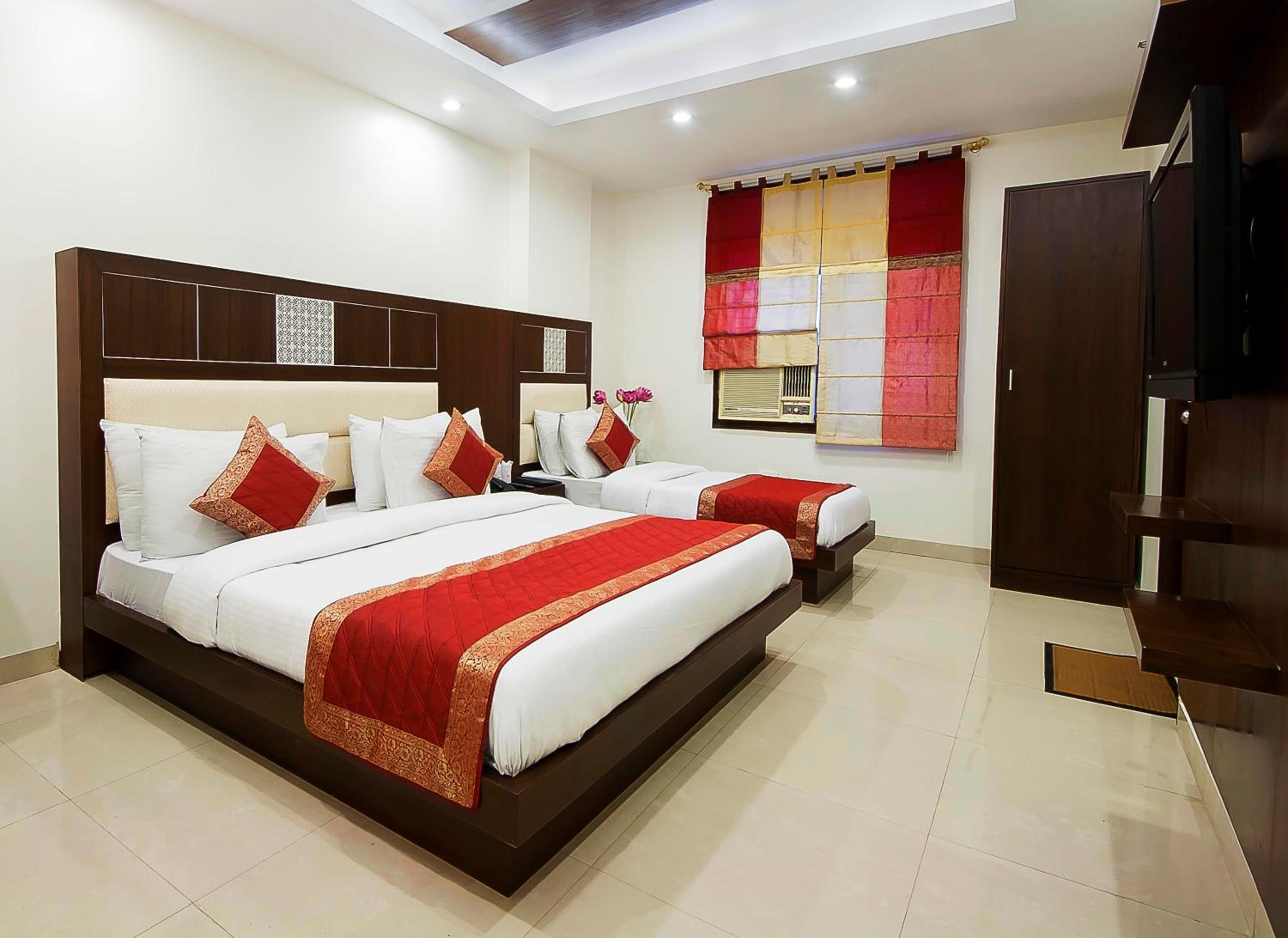Deluxe Double or Twin Room - Photo 8
