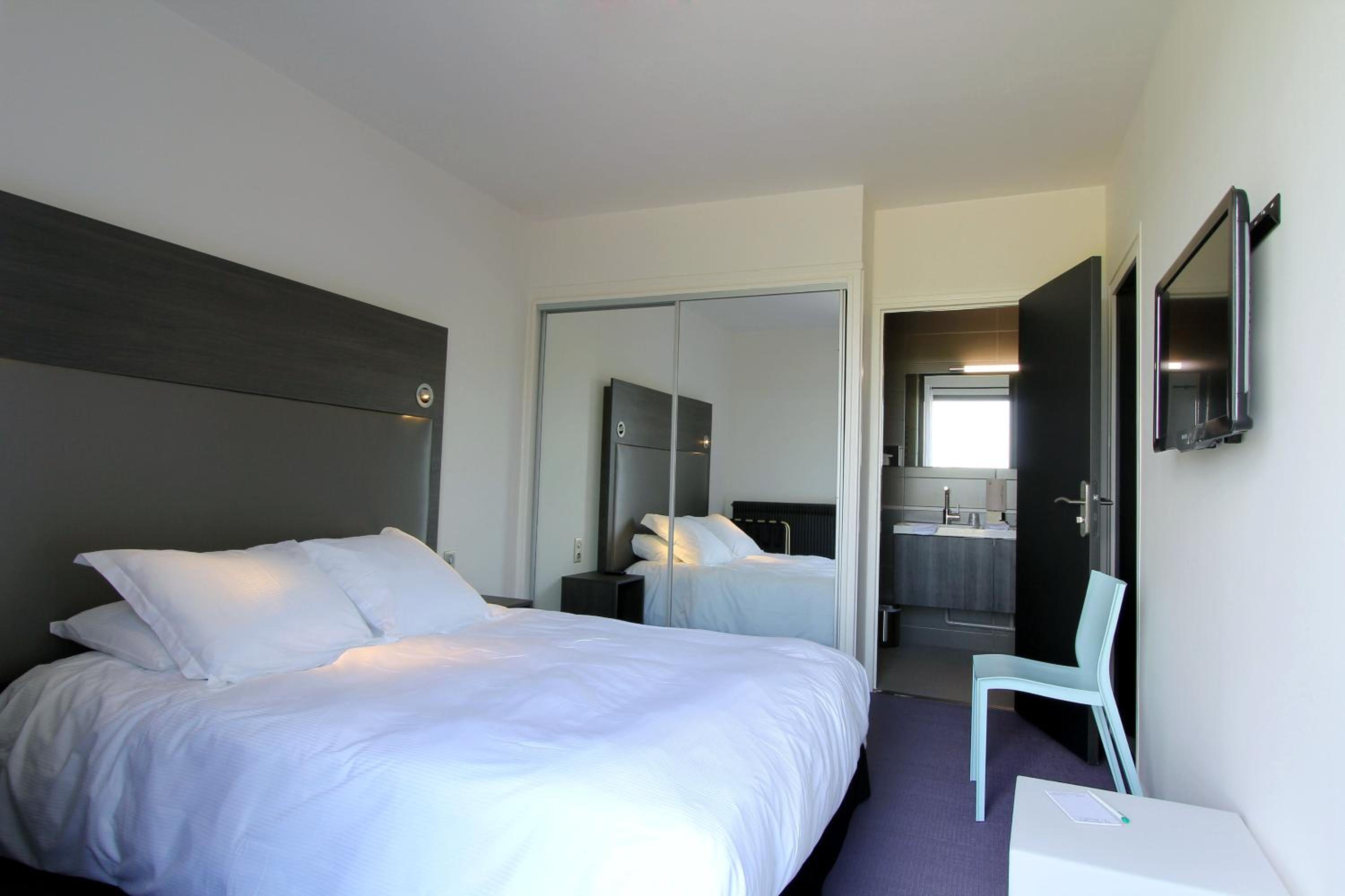 Junior Suite (2 Adults) - Photo 3