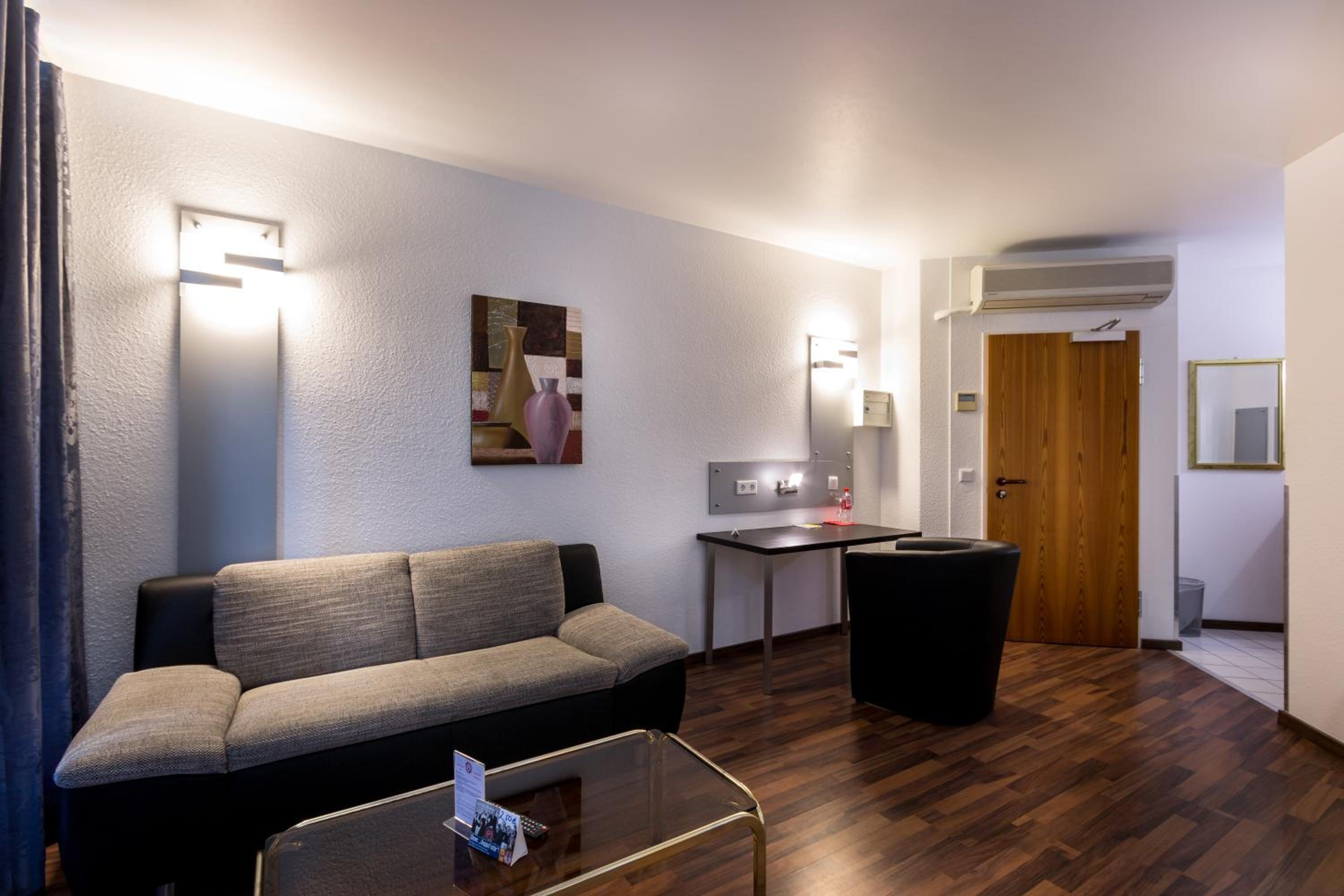 Apartment - Photo 3