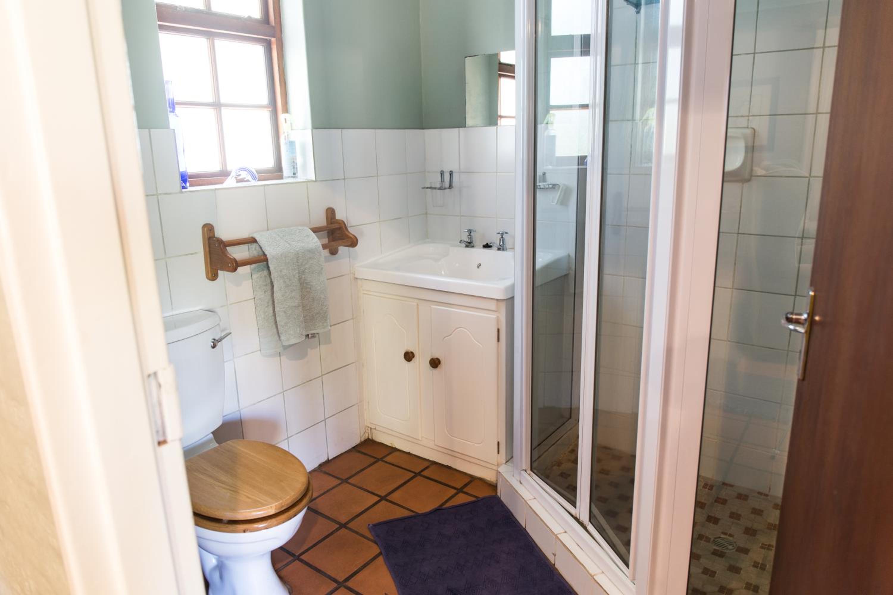 Deluxe Double Room with Shower - Photo 3