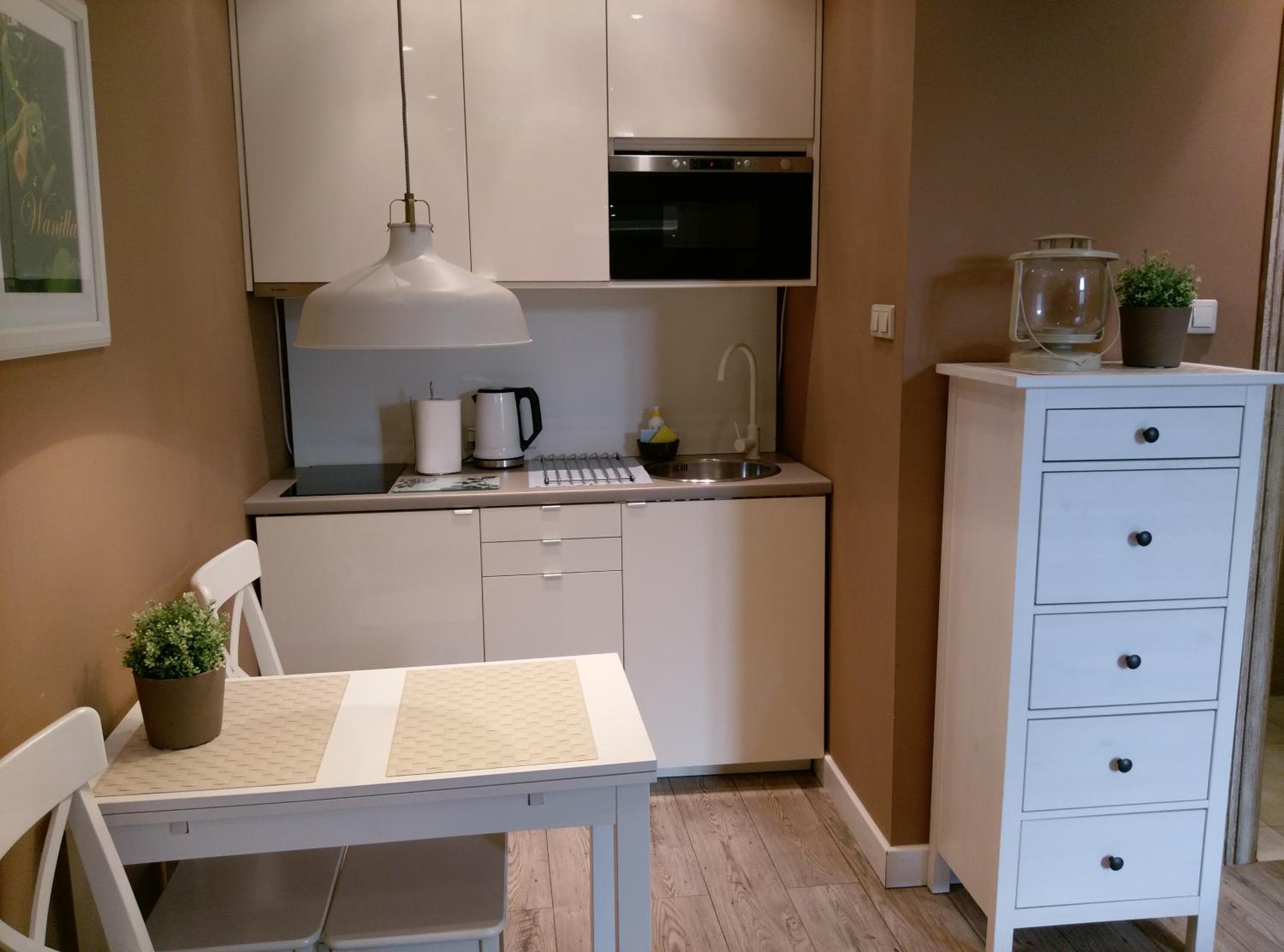 Studio Apartment - Photo 10