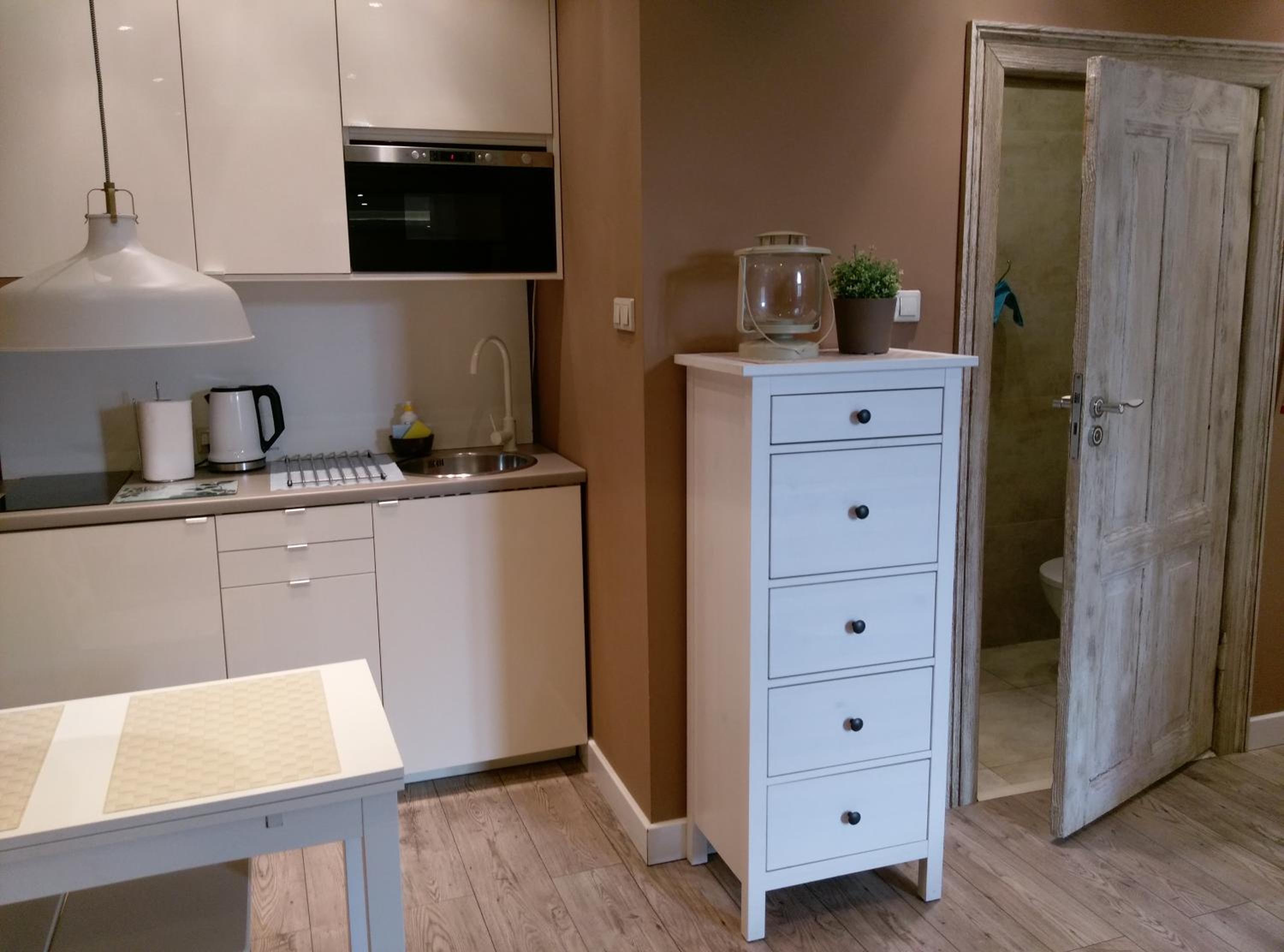 Studio Apartment - Photo 11