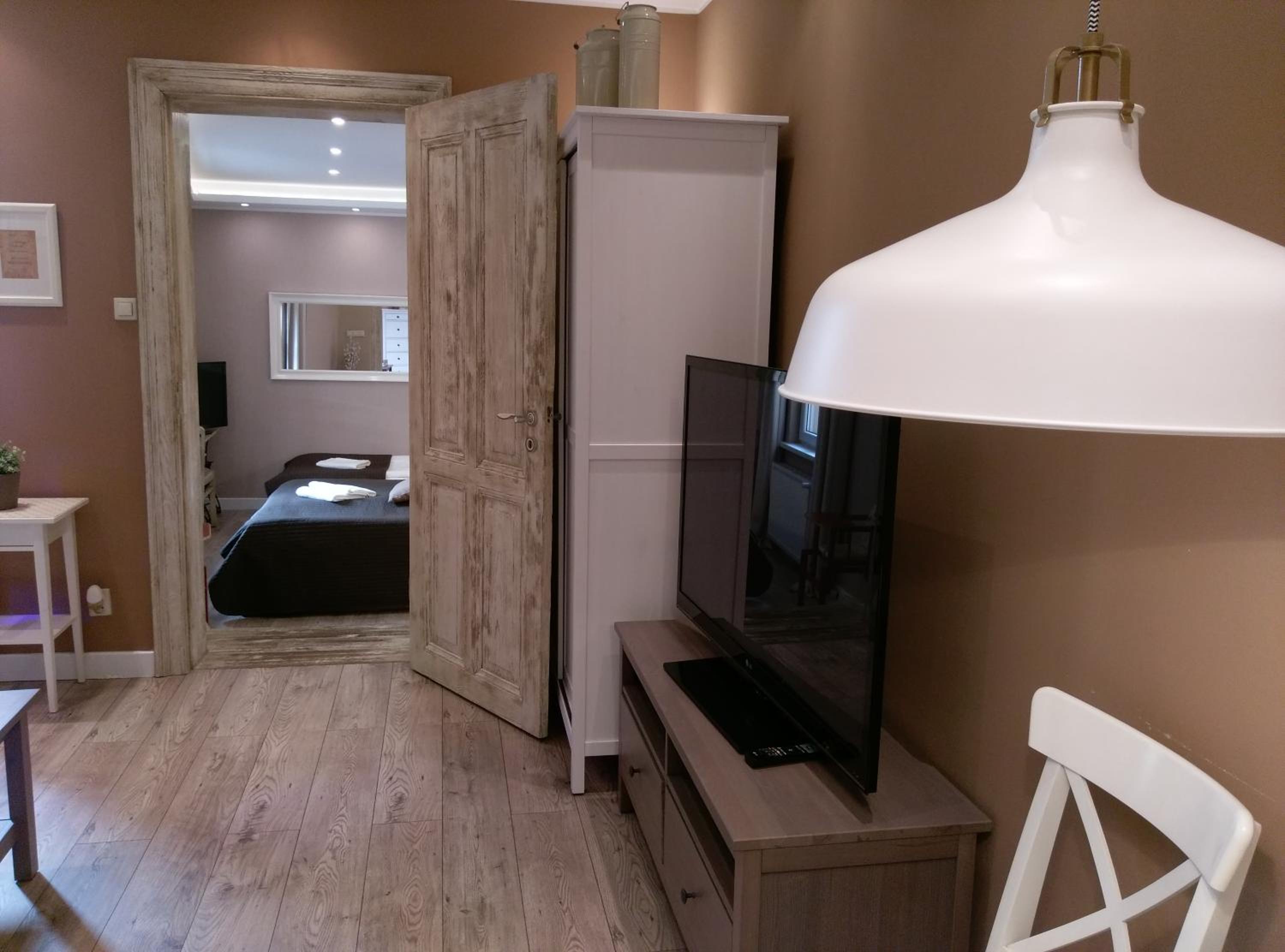 Studio Apartment - Photo 12