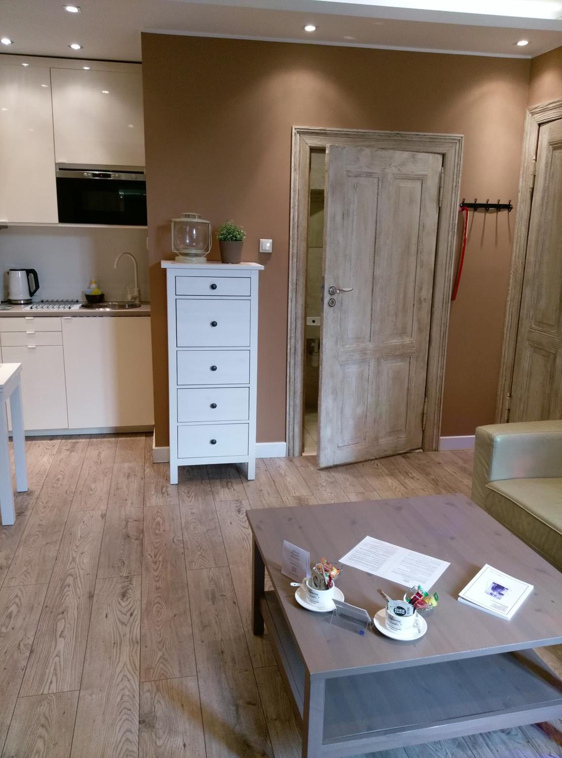Studio Apartment - Photo 17