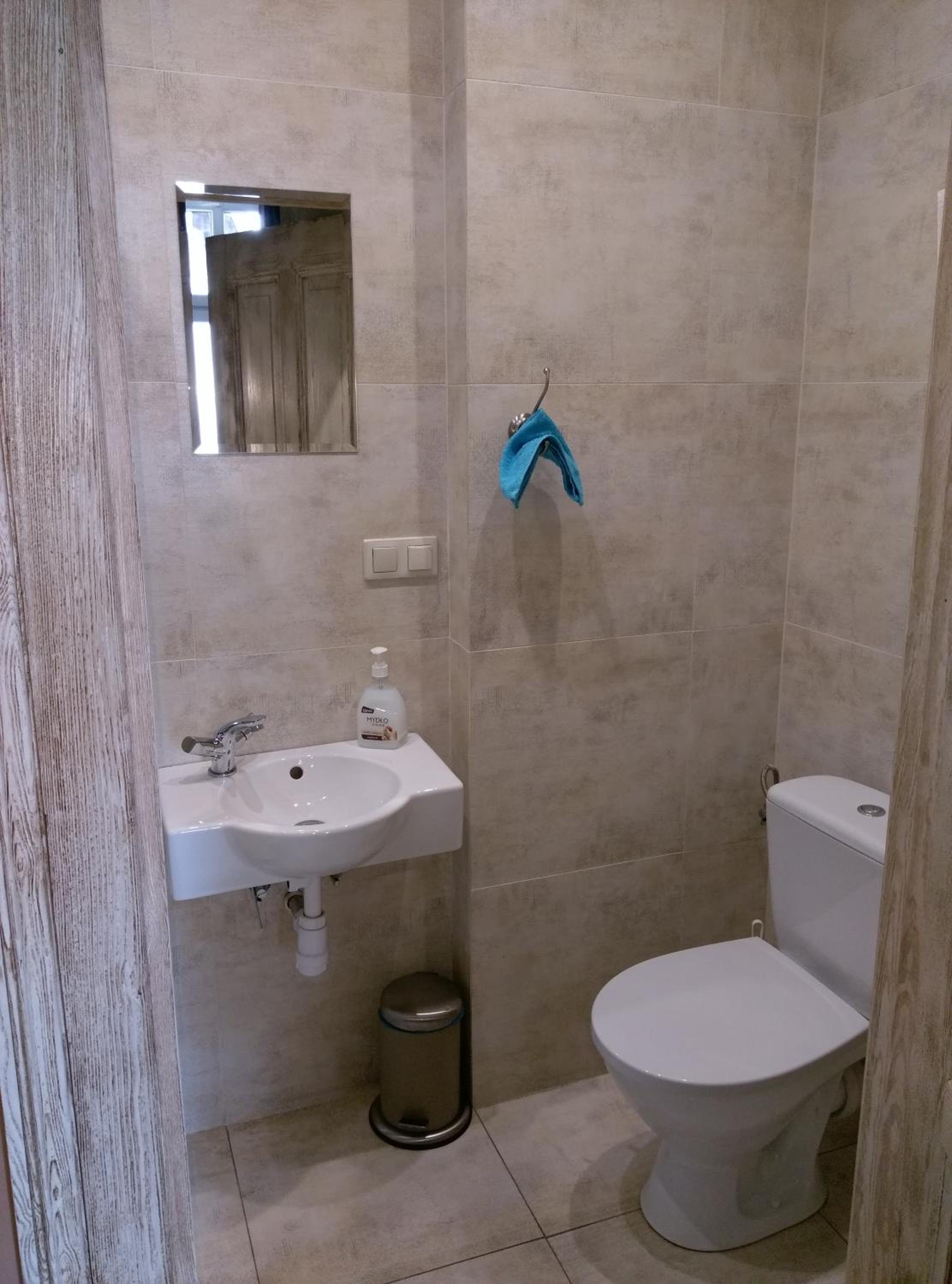 Studio Apartment - Photo 2