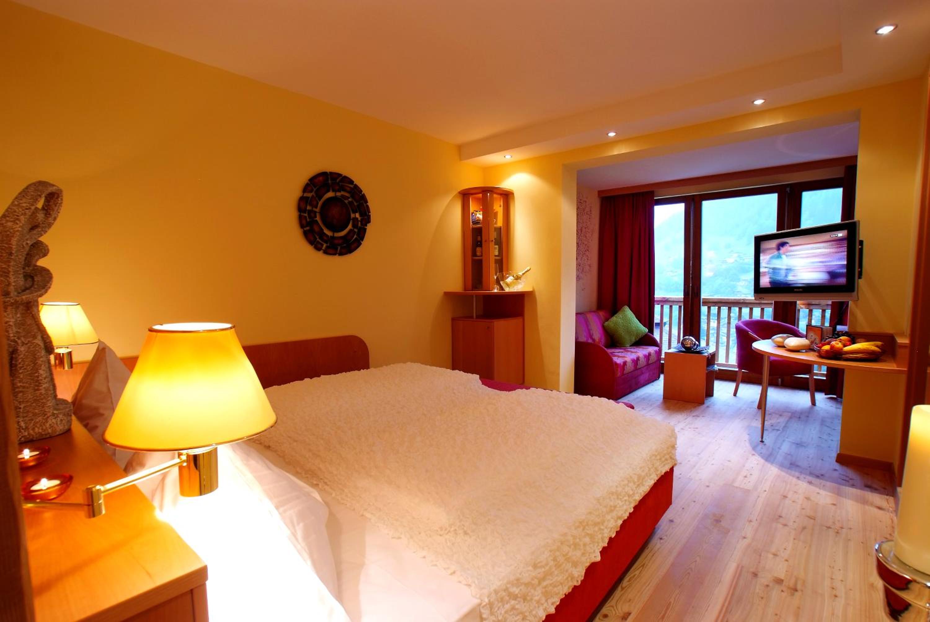 Deluxe Double Room with Bath photo 1
