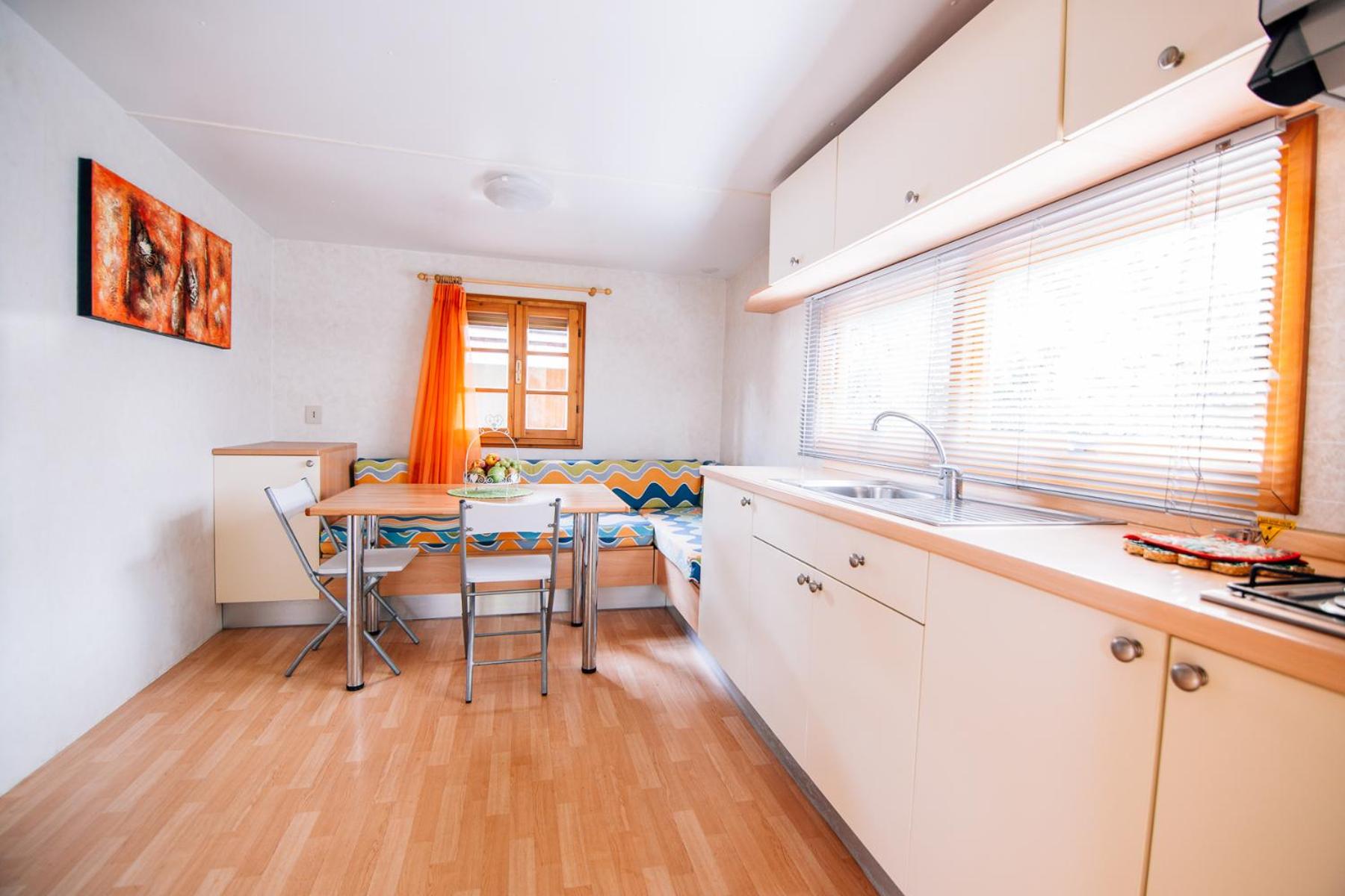 Mobile Home (5 Adults) with beach access - Photo 6
