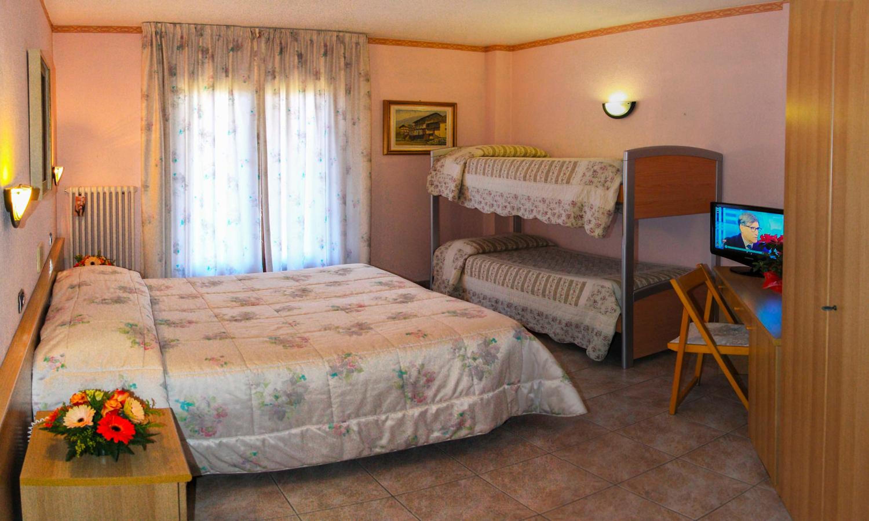Quadruple Room - Photo 1