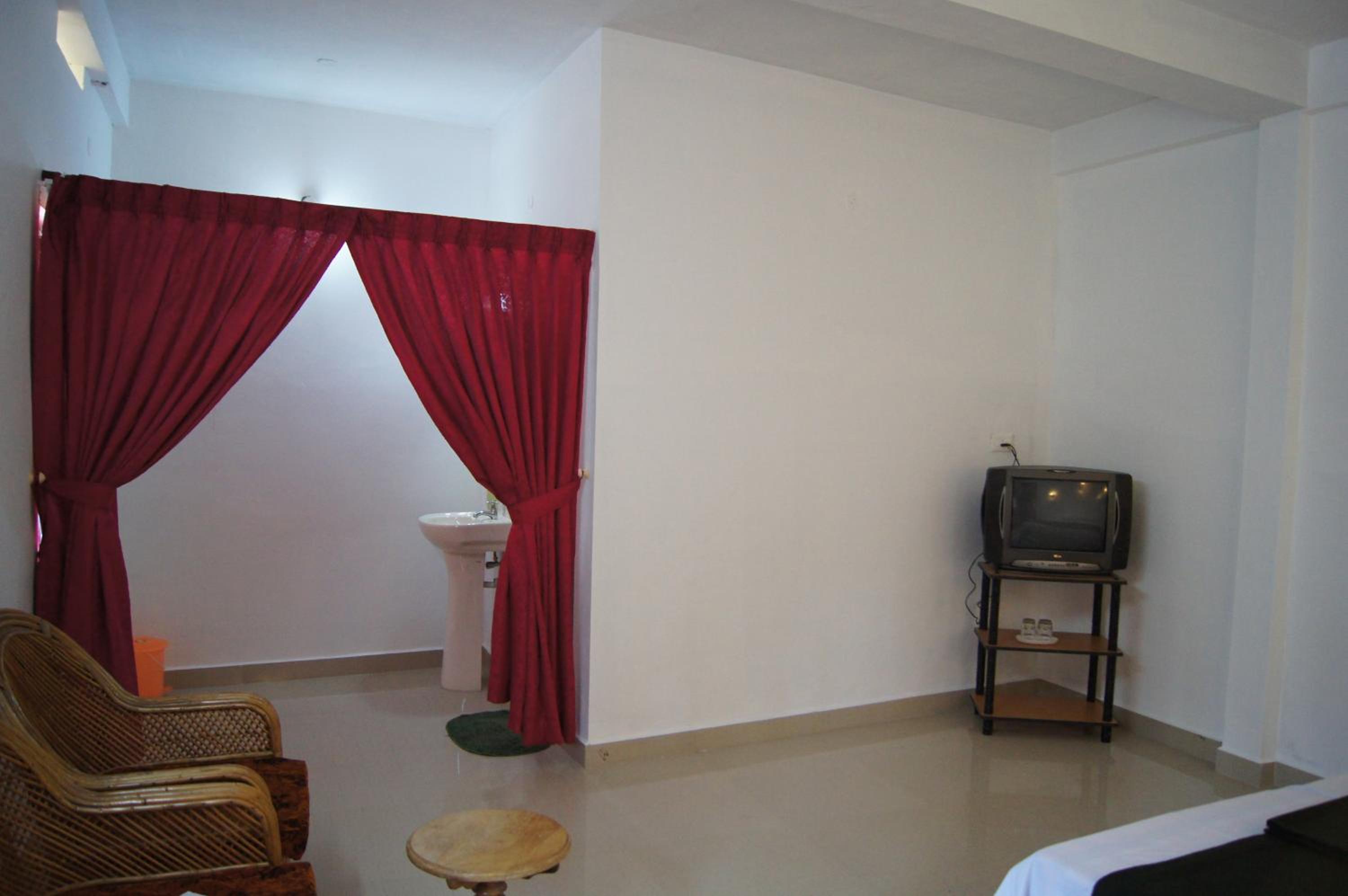 Deluxe Room - Photo 2