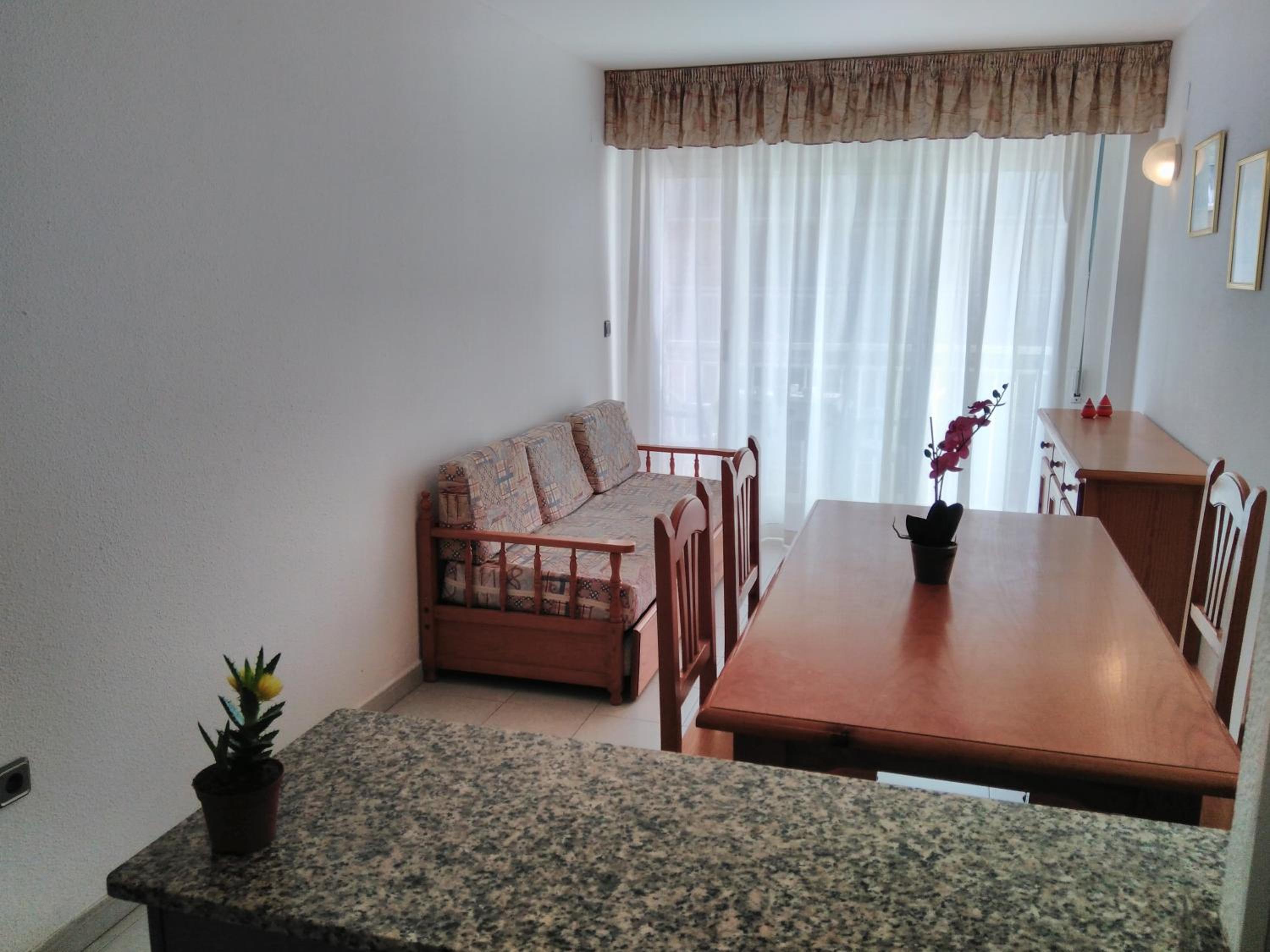 Apartamento con vista a la piscina
