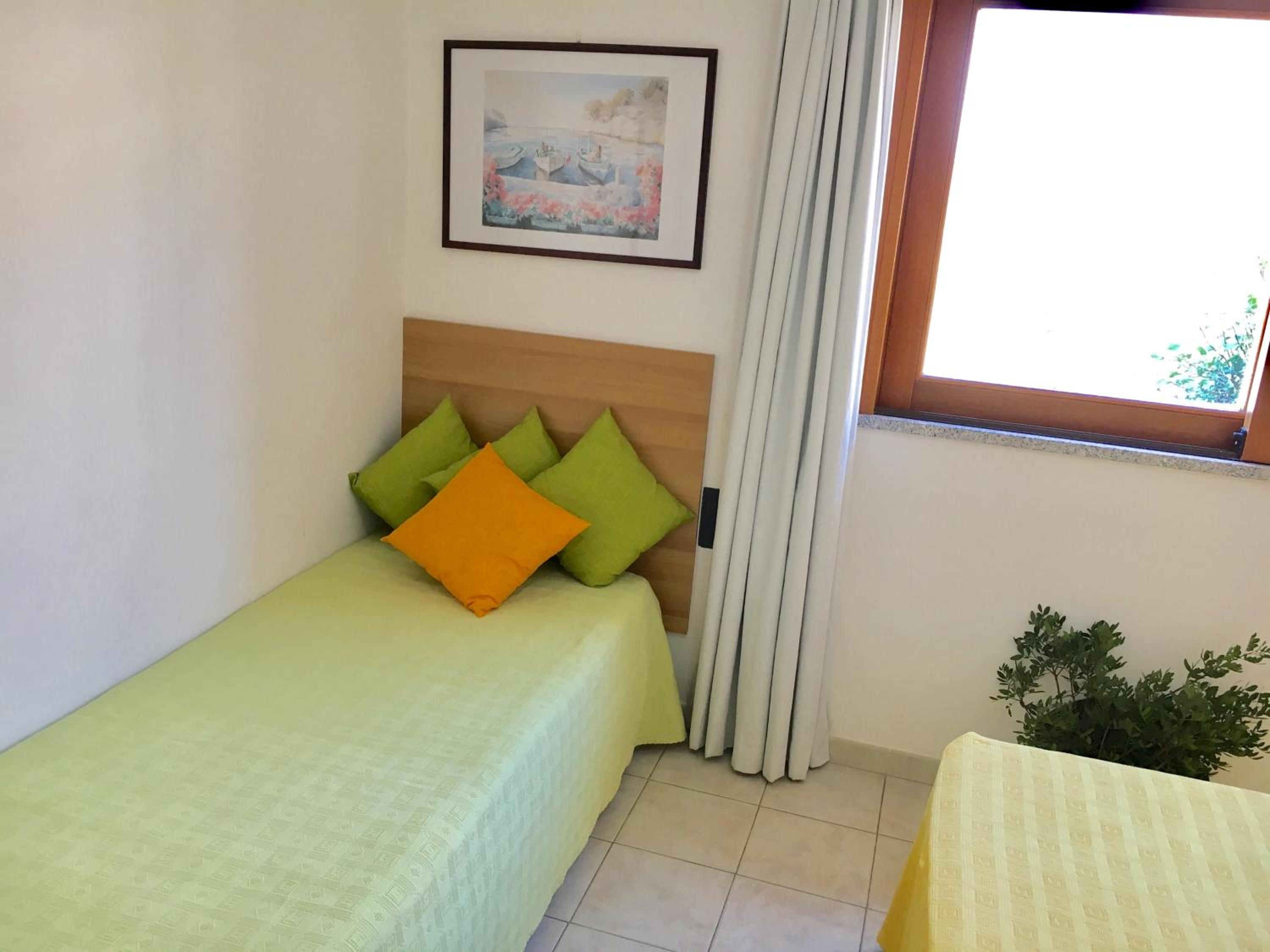 Standard Double or Twin Room - Photo 5