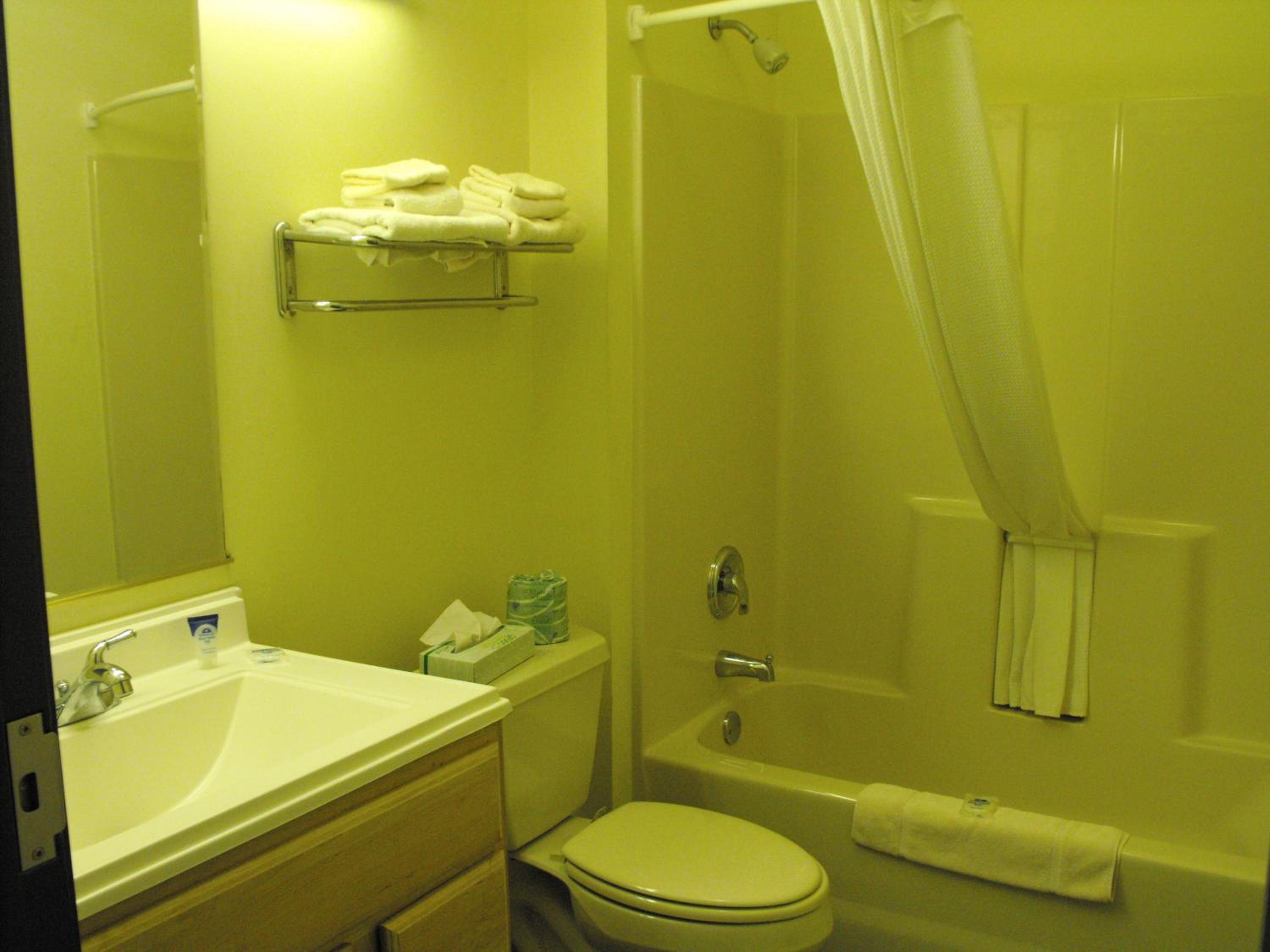 Double Room with Two Double Beds - Non-Smoking - Photo 3