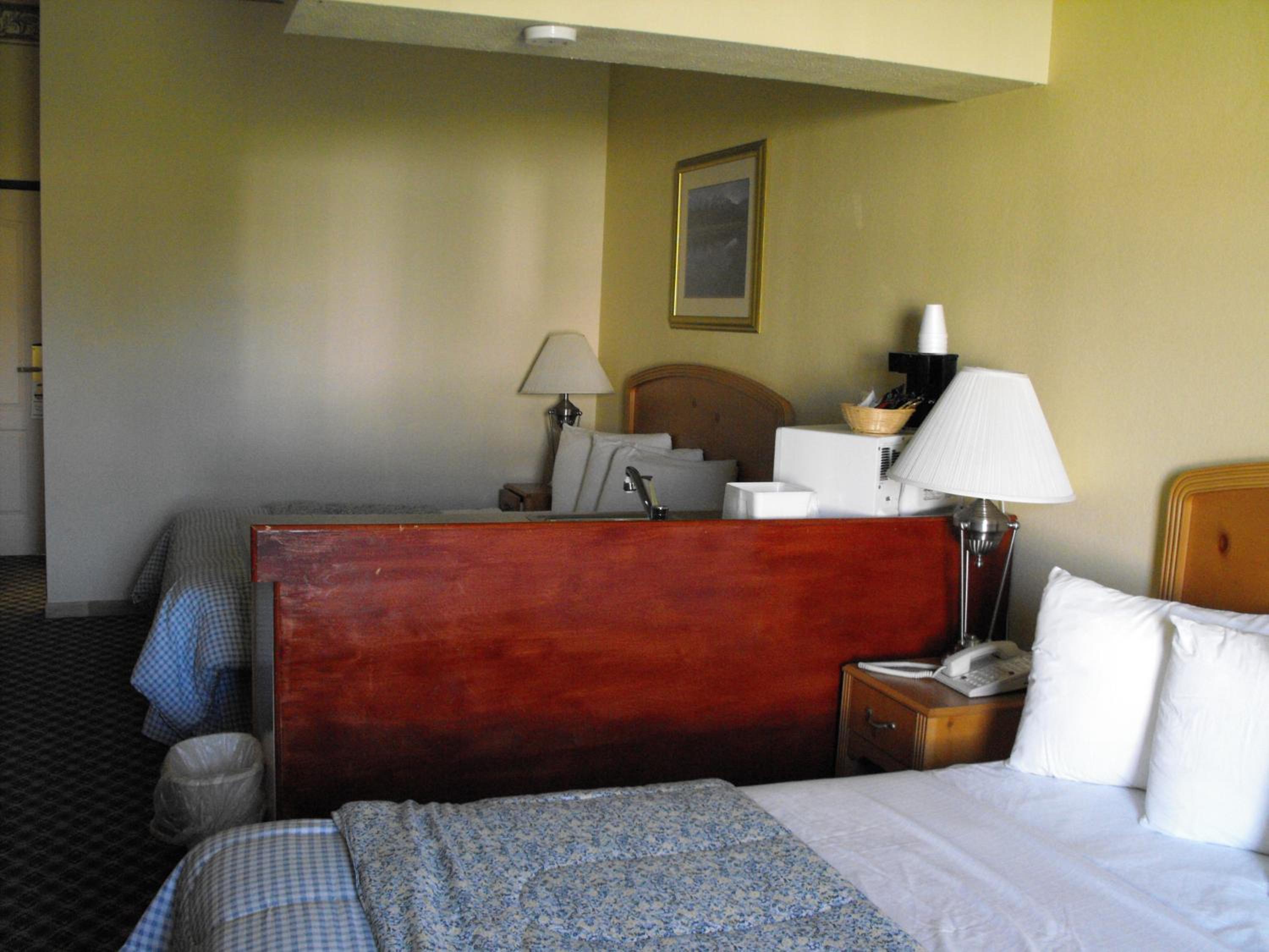 Double Room with Two Double Beds - Non-Smoking - Photo 5