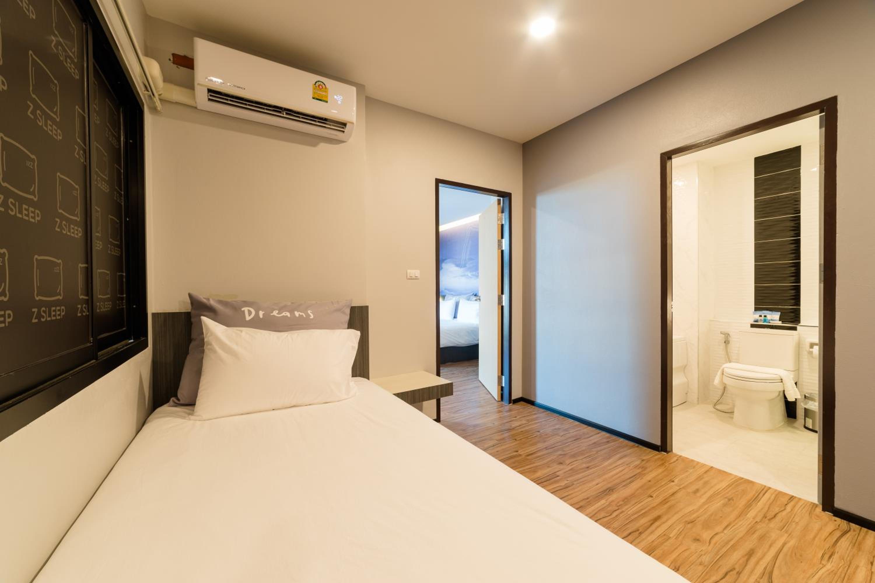 Deluxe Triple Room photo 3