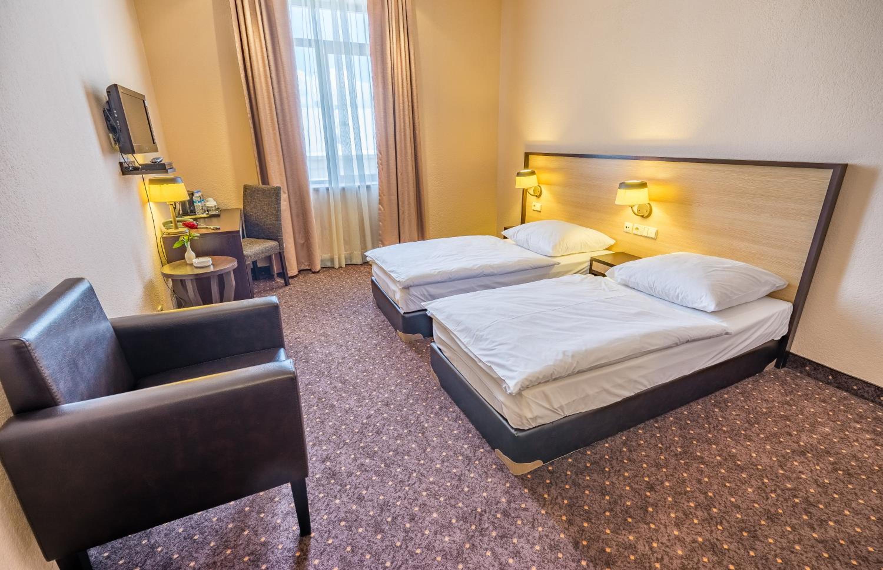 Standard Double or Twin Room photo 3