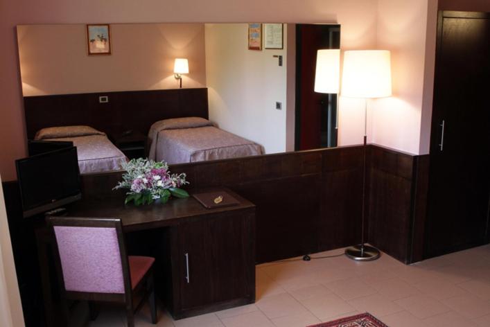 Double or Twin Room - Photo 1
