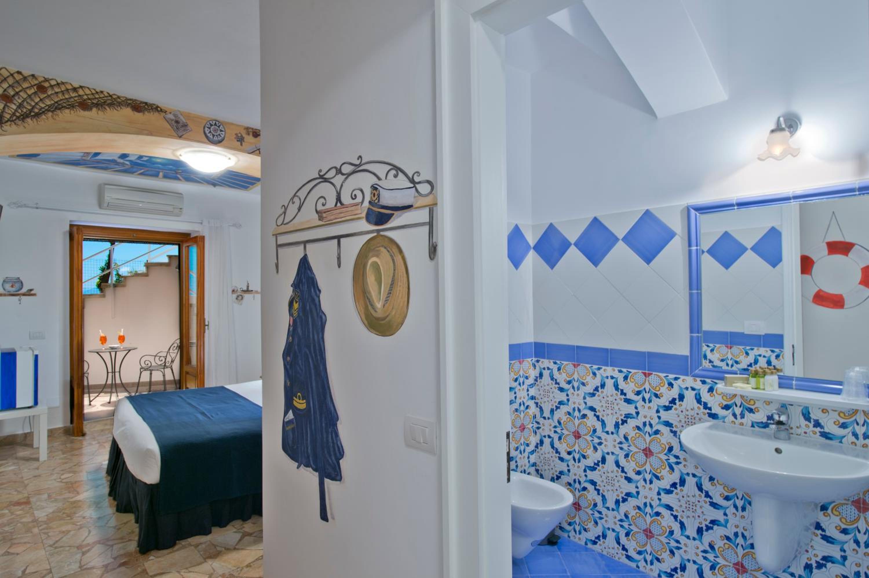 Standard Double Room - Photo 2