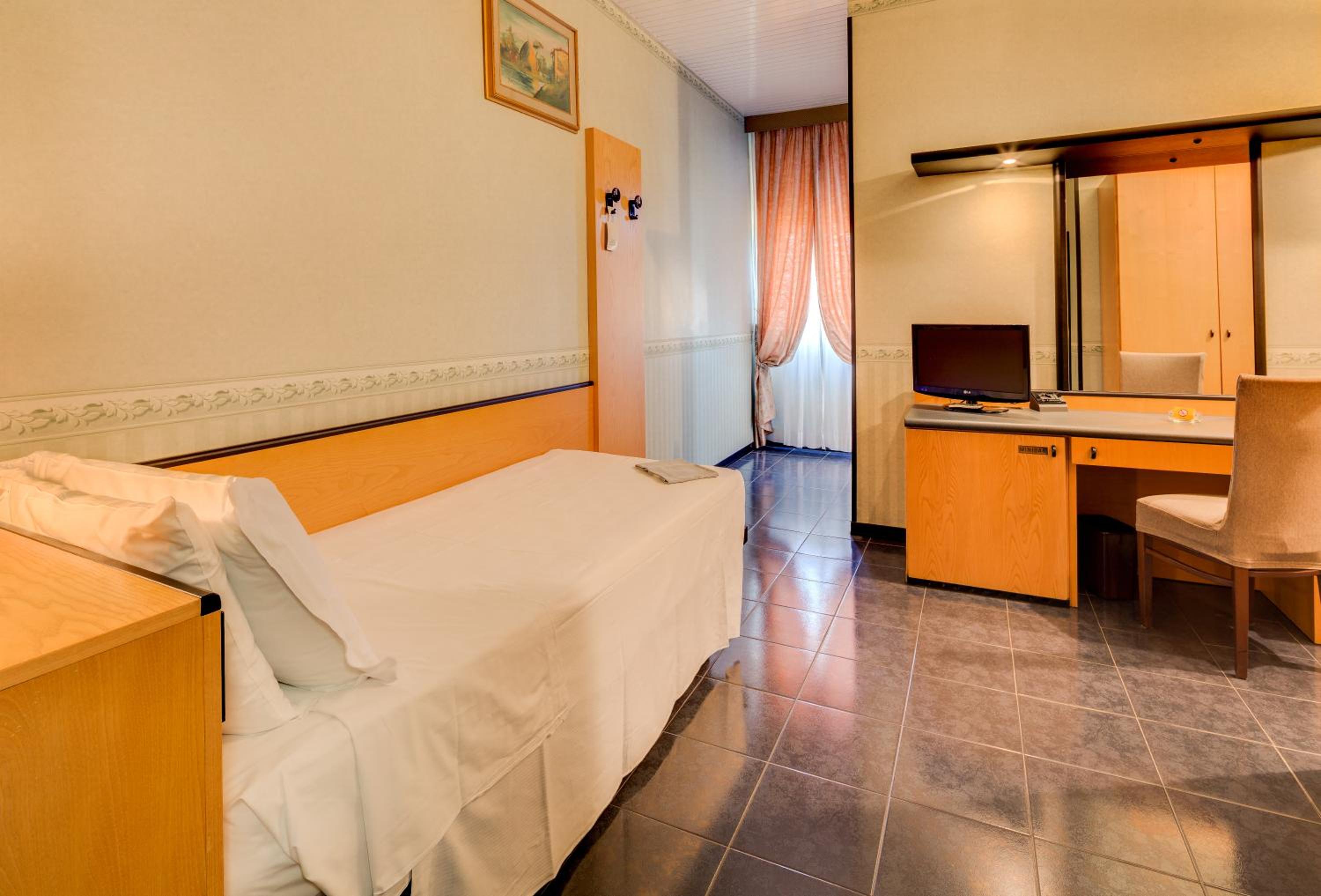 Economy Single Room