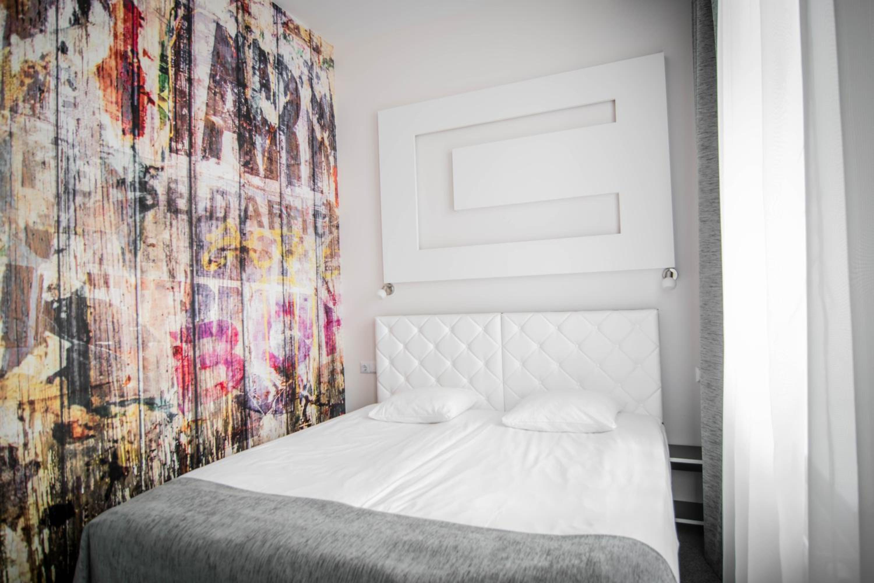 Double or Twin Room with Balcony - Photo 1