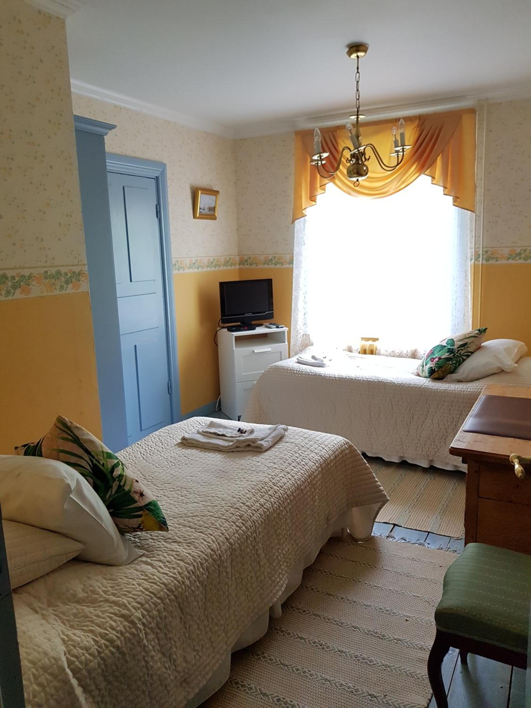 Standard Twin Room photo 3