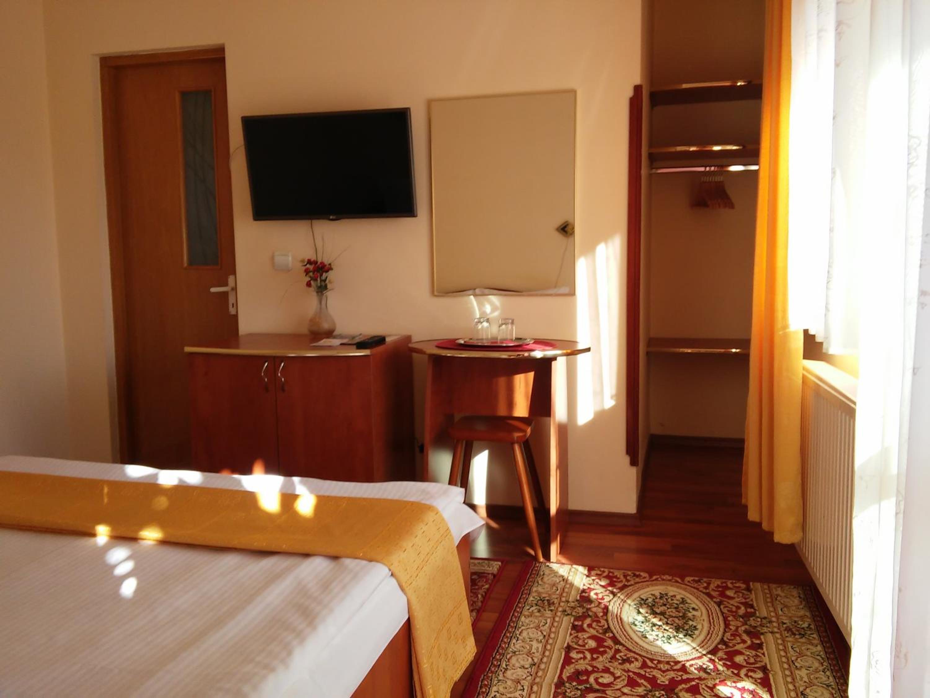Double Room with Balcony photo 2