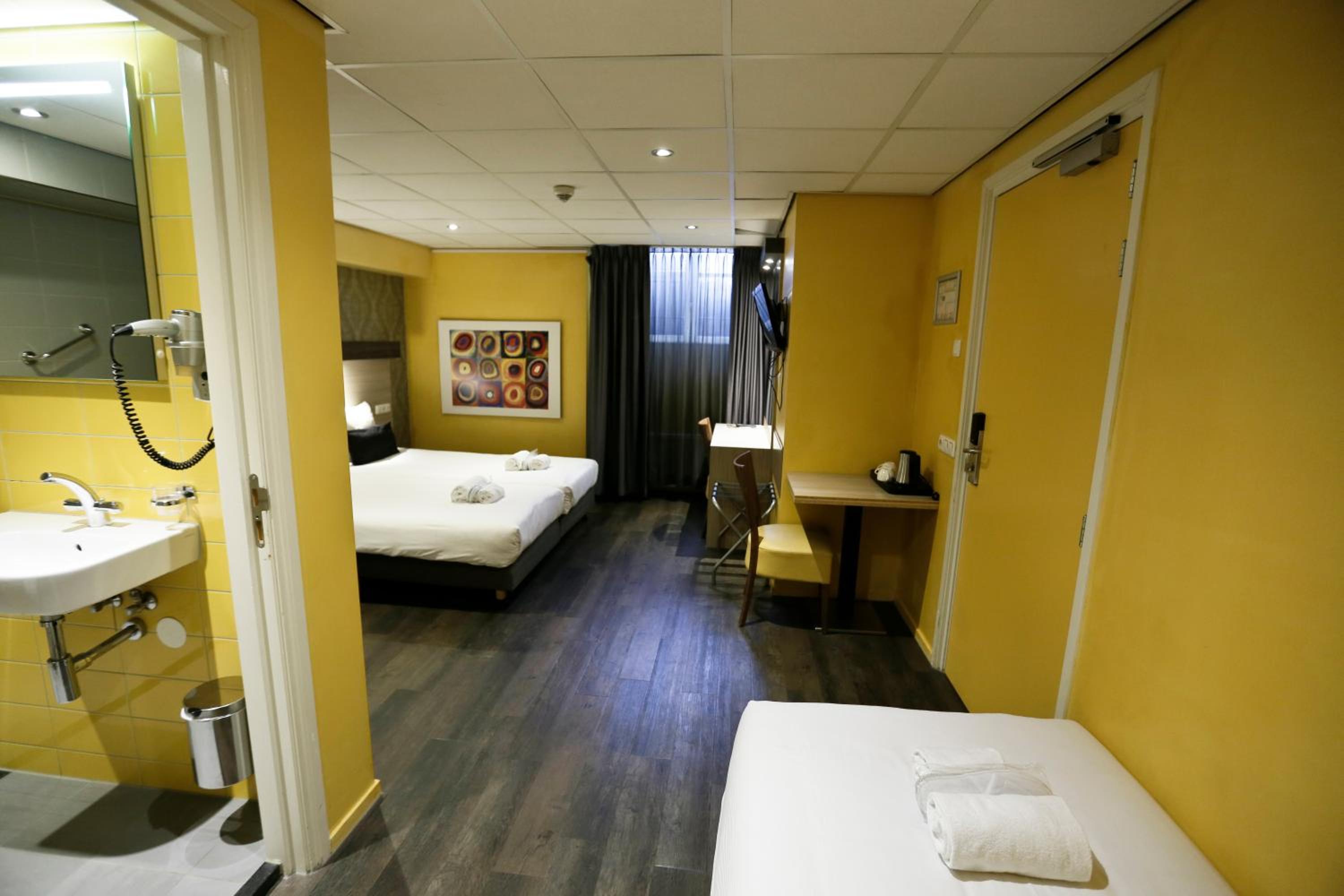 Basic Triple Room