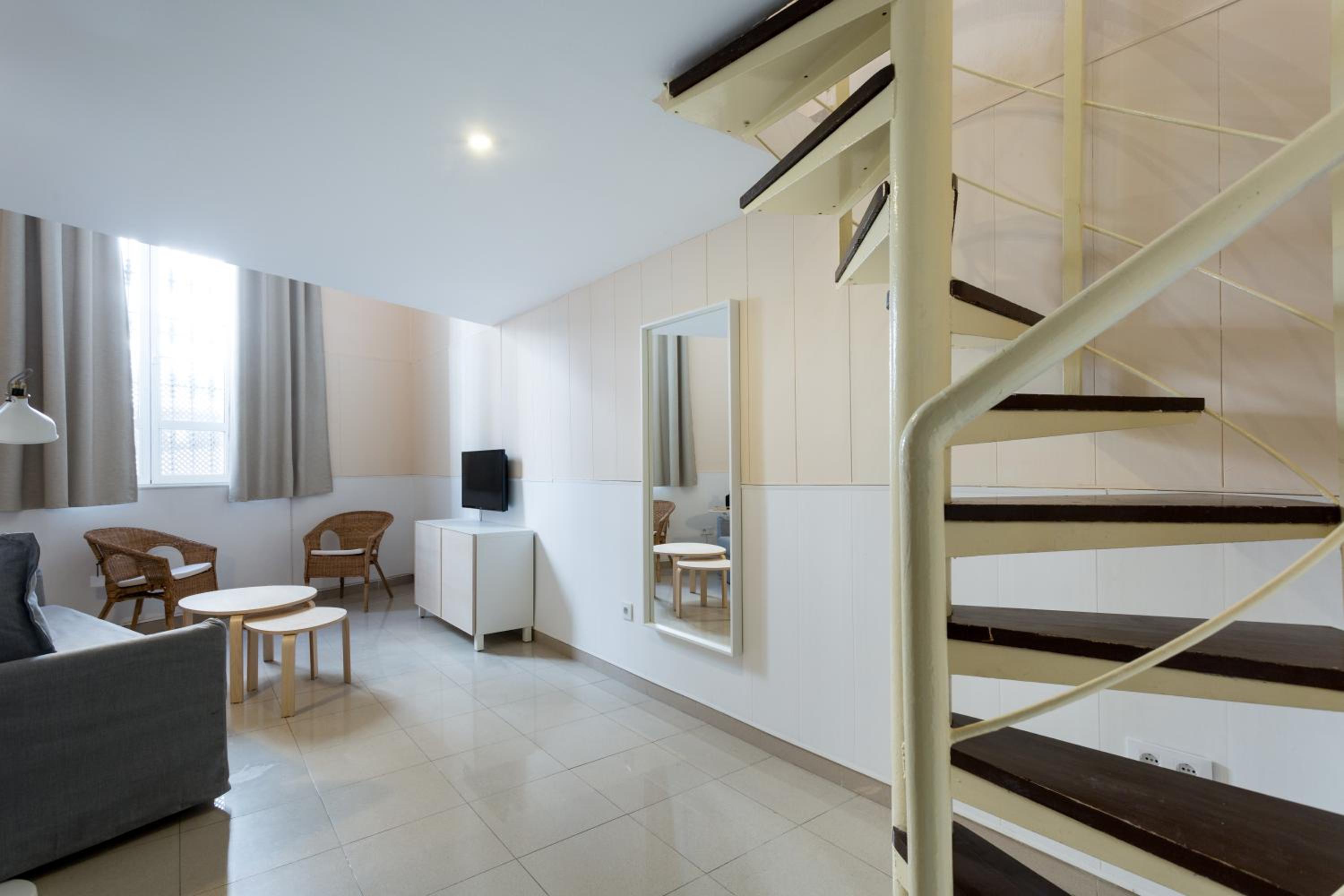 Duplex Apartment - Photo 2