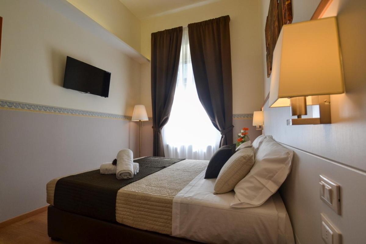 Deluxe Double Room - Photo 2