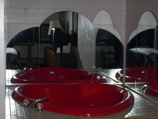 Queen Room with Spa Bath - Photo 4