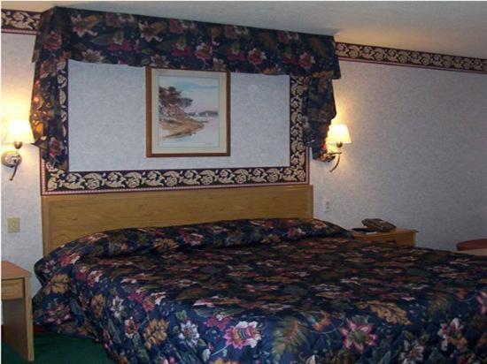 King Room - Non-Smoking - Photo 6