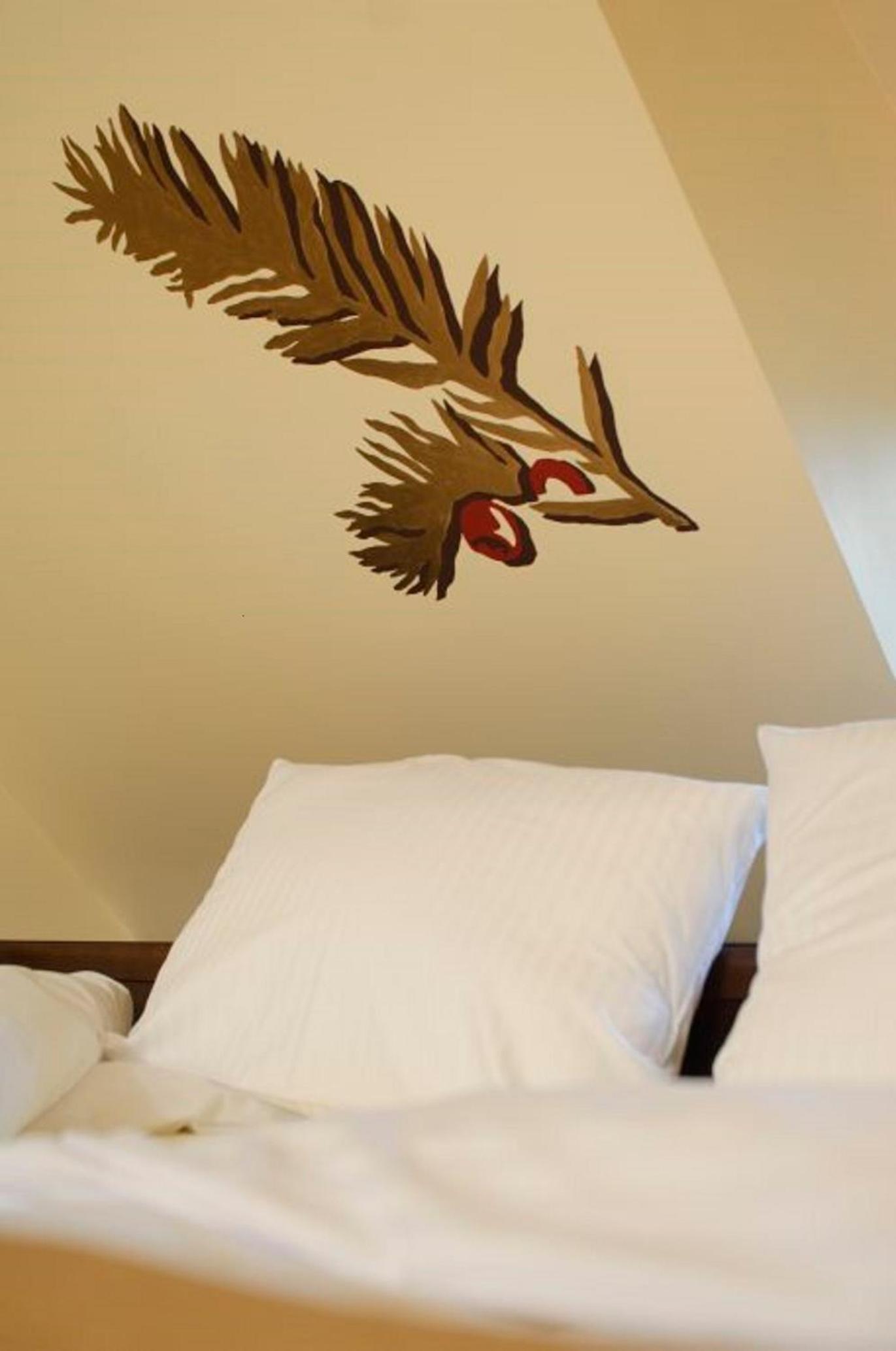 One-Bedroom Suite - Photo 2