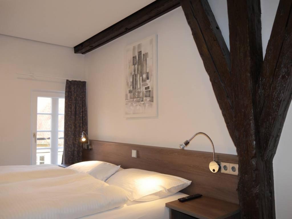 Double Room with Private Bathroom - Photo 10