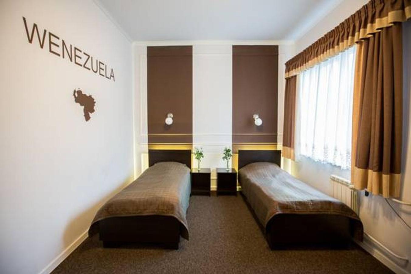 Twin Room - Photo 5